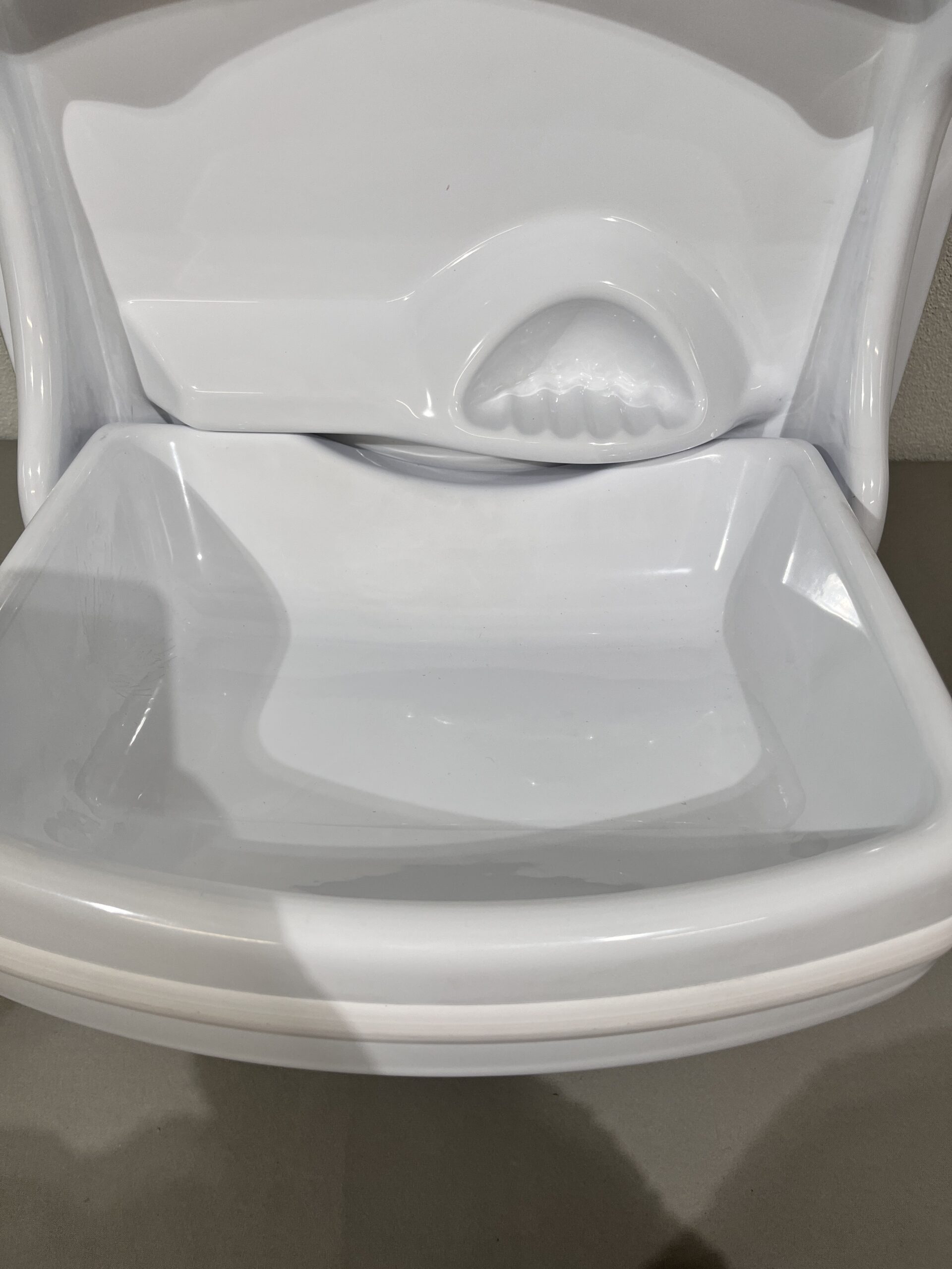 Reimo Klappwaschbecken ca. 75x50 cm weiß mit Spiegel und Stauraum