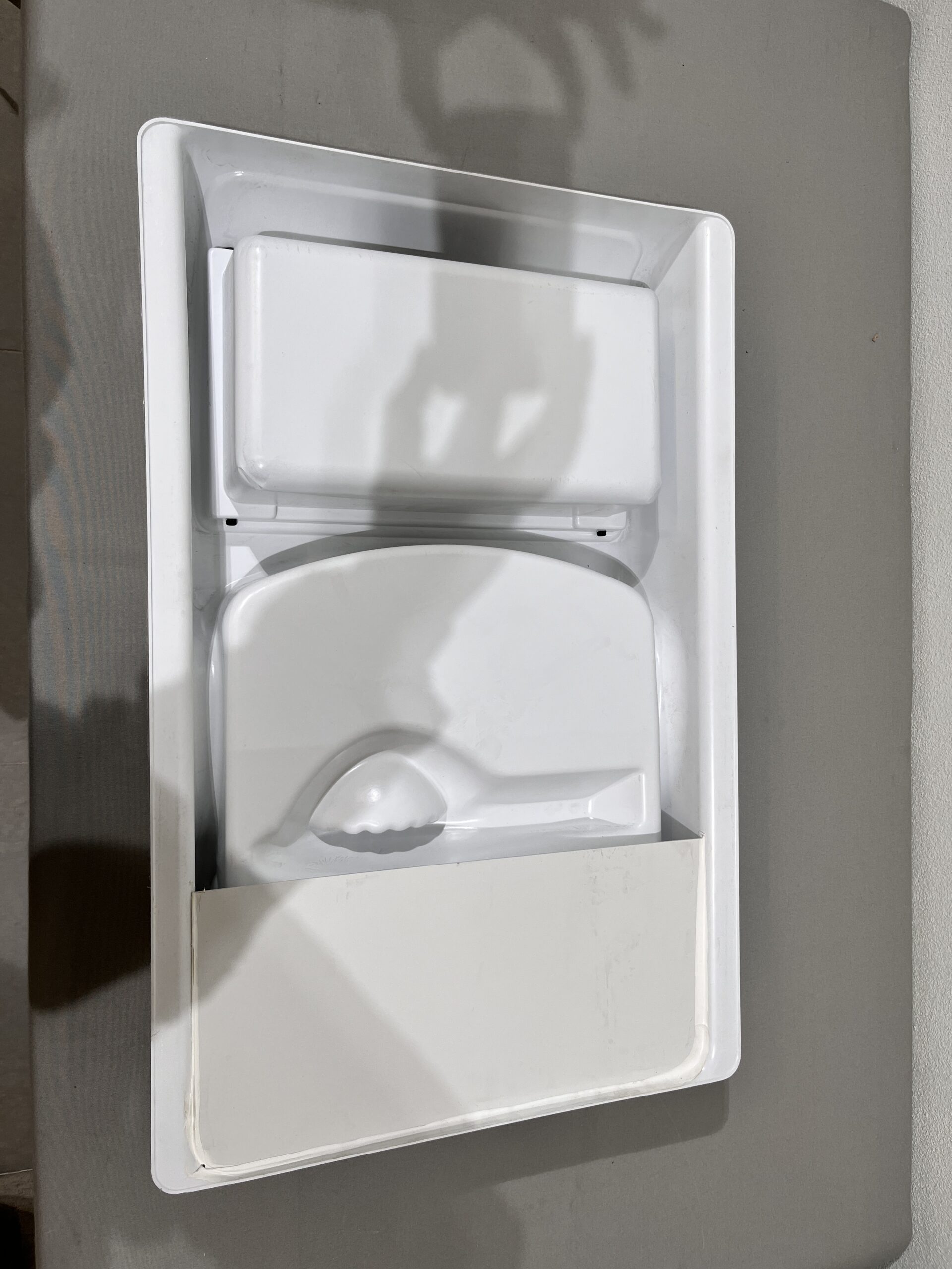 Reimo Klappwaschbecken ca. 75x50 cm weiß mit Spiegel und Stauraum