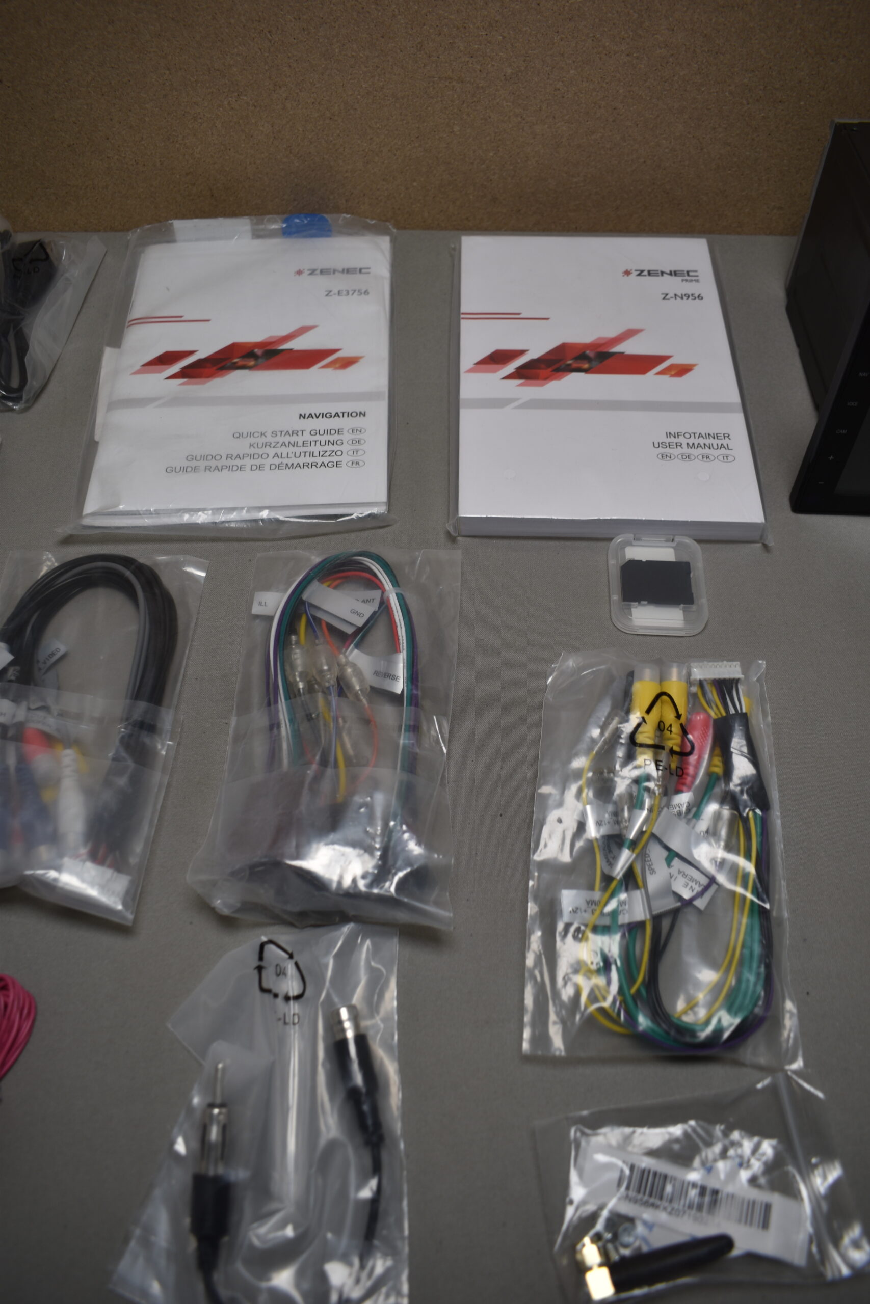 Zenec Z-N956 EHG Navigationsgerät