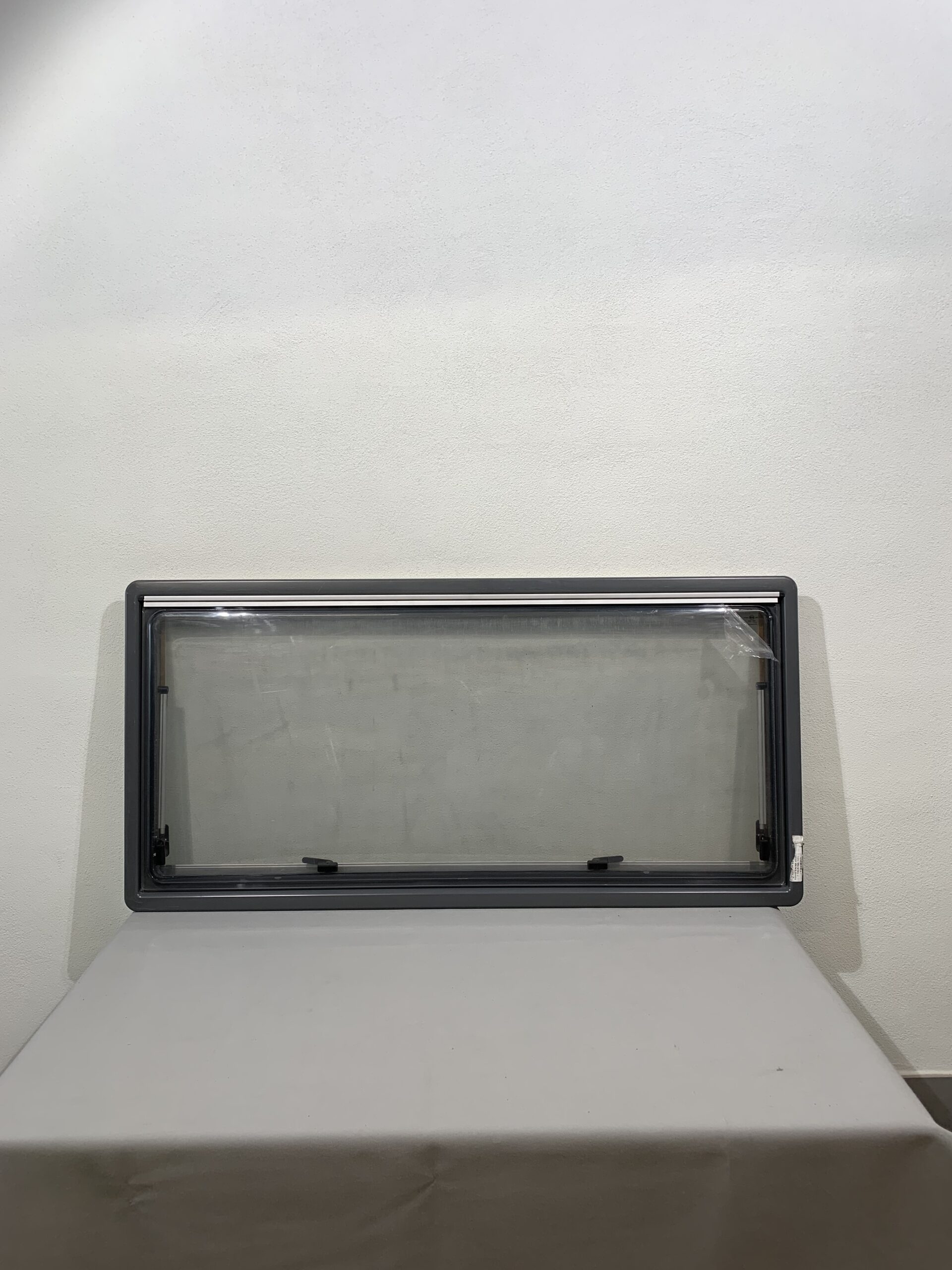 Dometic S4 Ausstellfenster 1450mm x 700mm, mit Rollo und Fliegennetz