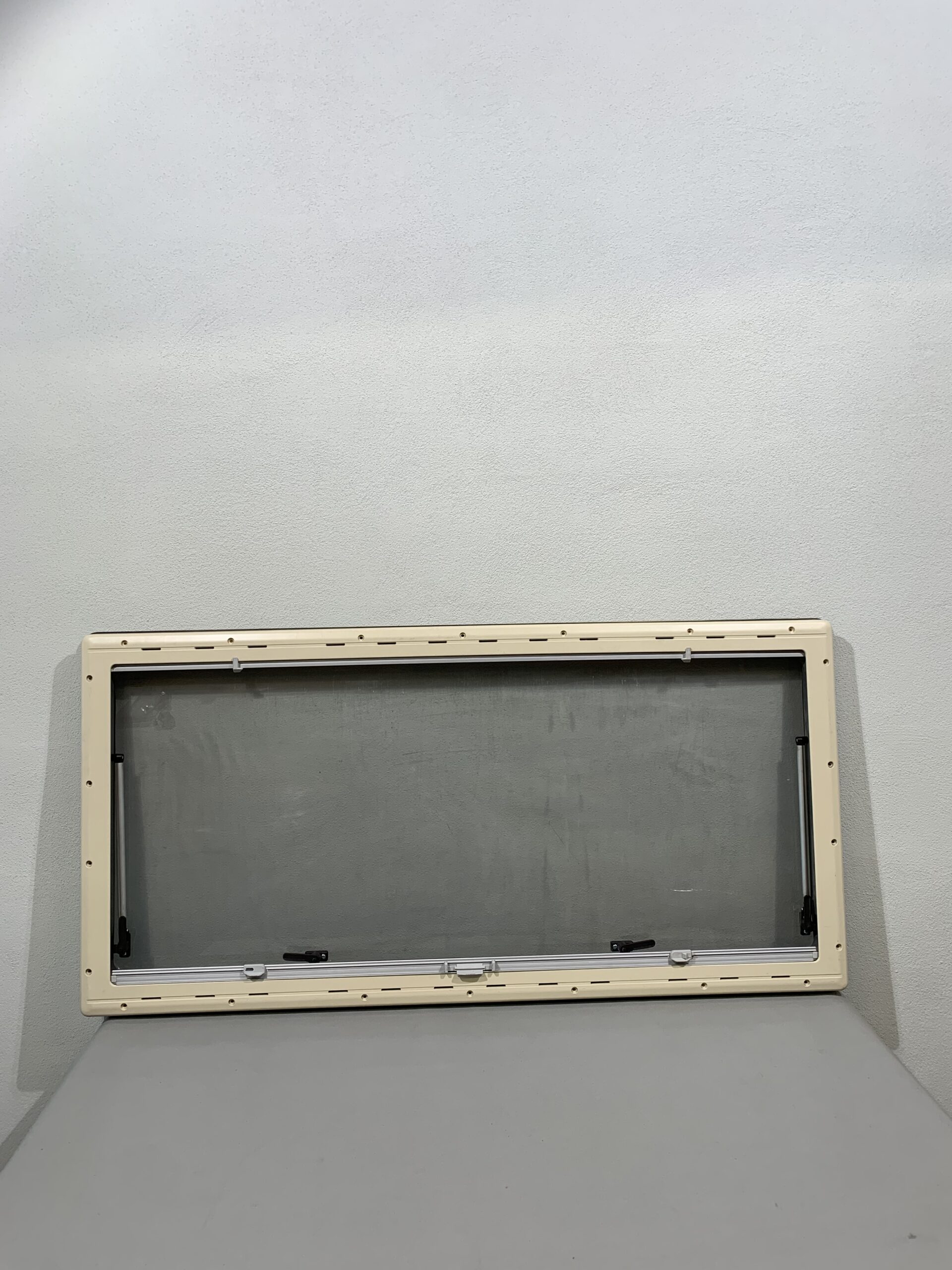 Dometic S4 Ausstellfenster 1450mm x 700mm, mit Rollo und Fliegennetz