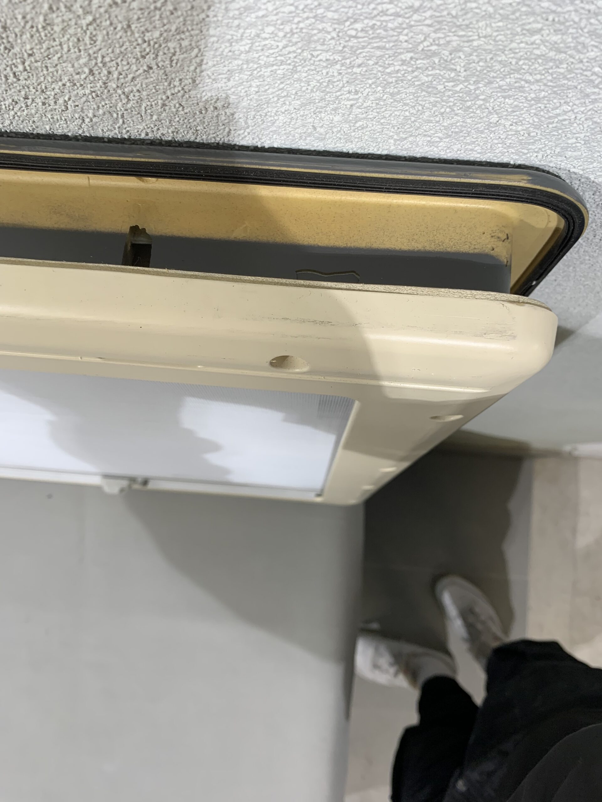 Dometic S4 Ausstellfenster 1450mm x 700mm, mit Rollo und Fliegennetz