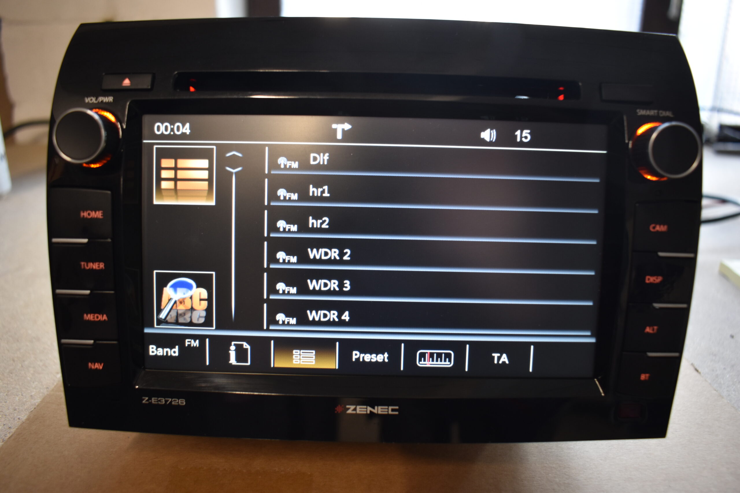 Zenec ZE 3726 MH-0-7 Navigationsgerät