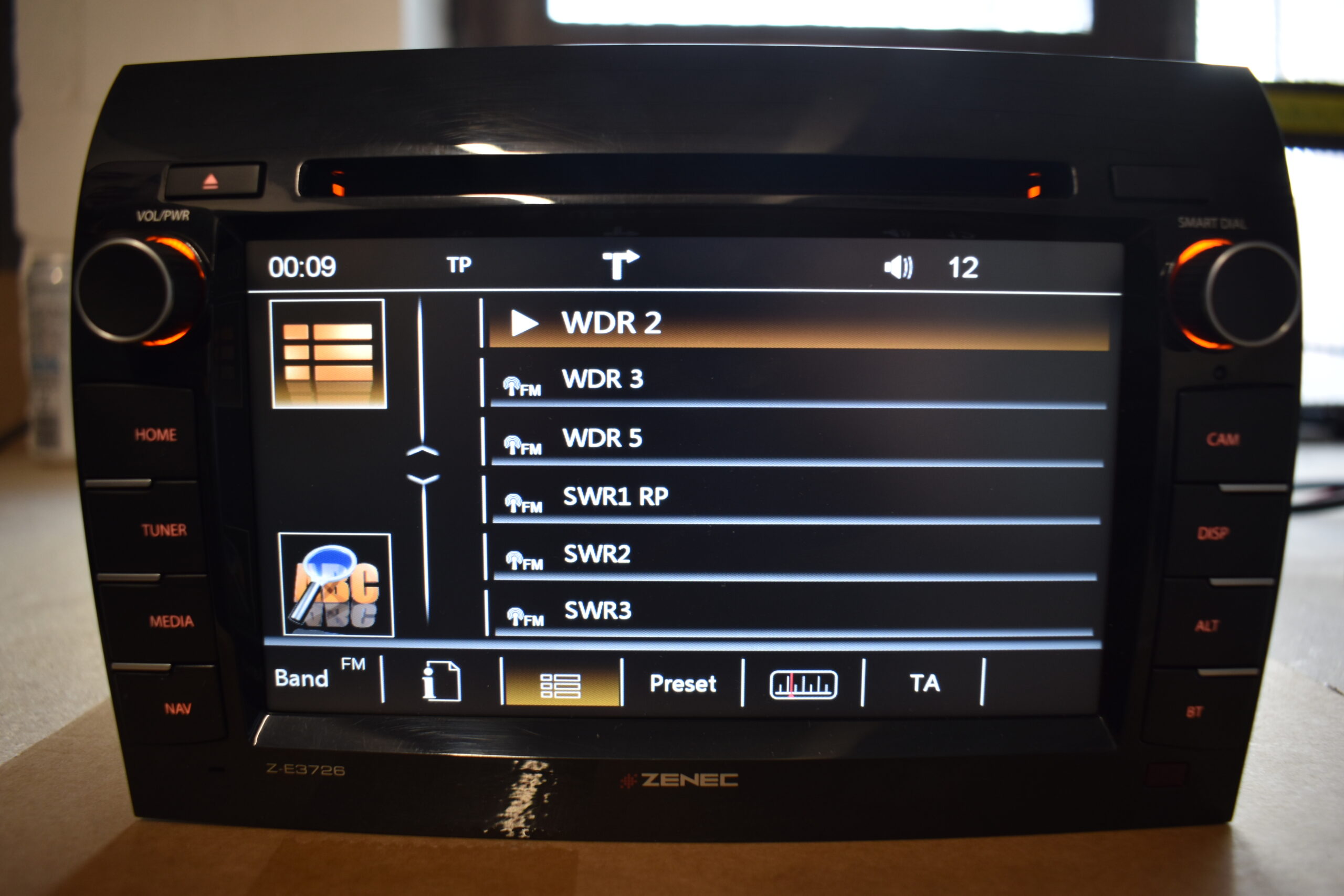 Zenec ZE 3726 MH-0-7 Navigationsgerät