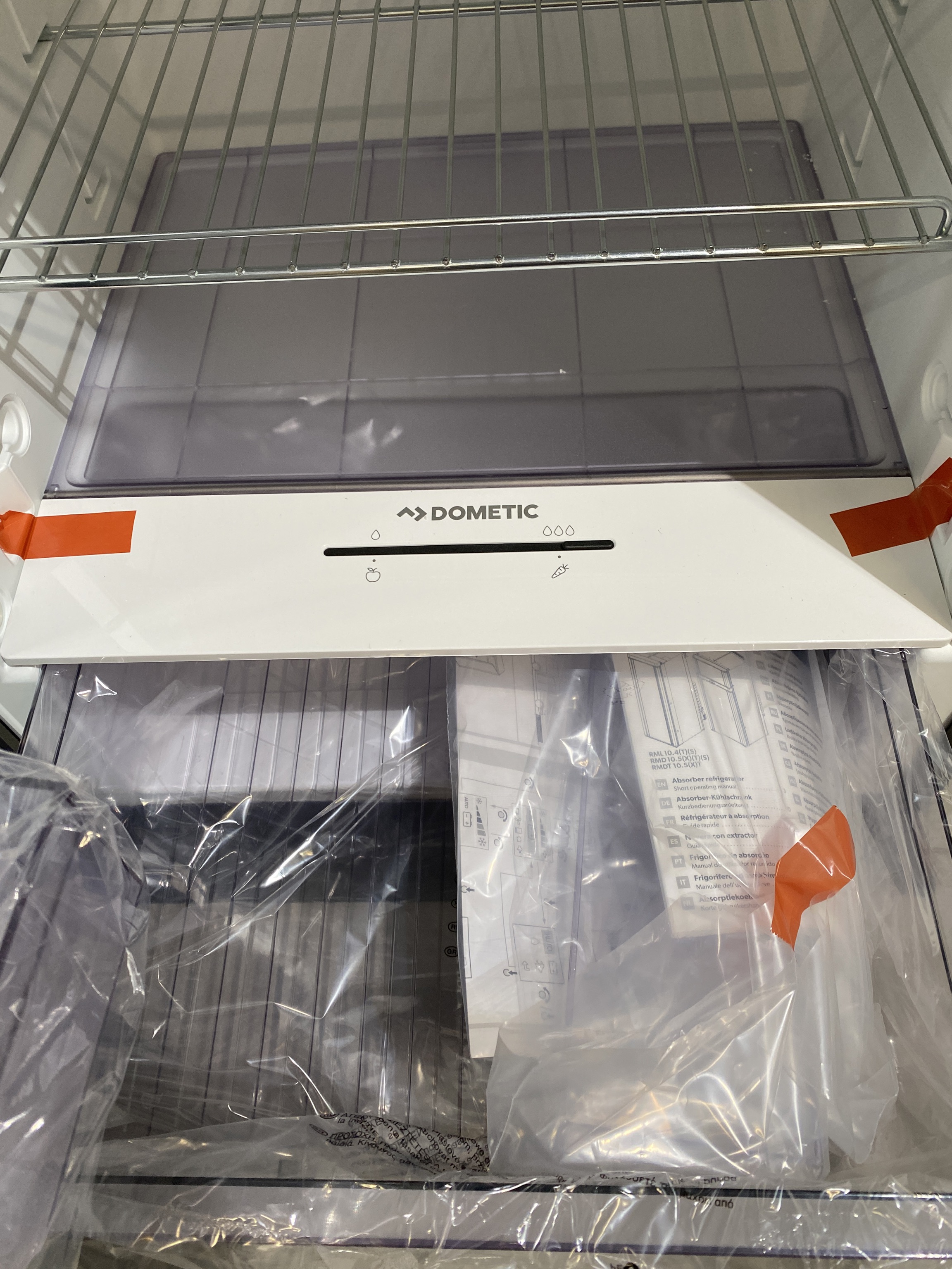 Dometic RMDT 10.5 x Kühlschrank mit Gefrierfach und Backofen