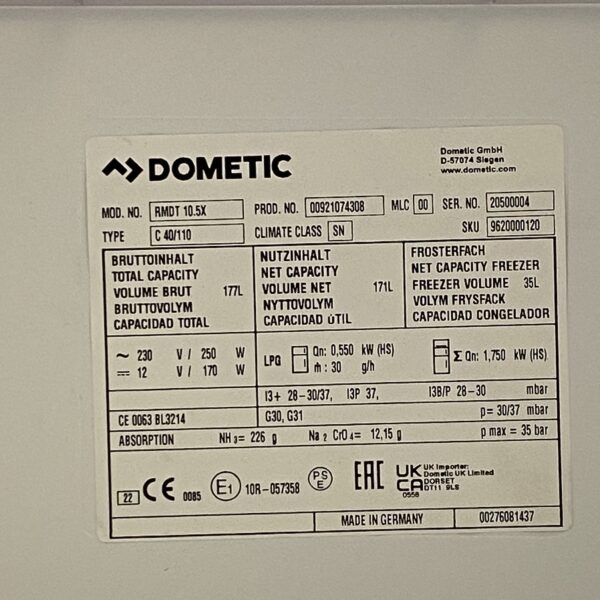Dometic RMDT 10.5 x Kühlschrank mit Gefrierfach und Backofen