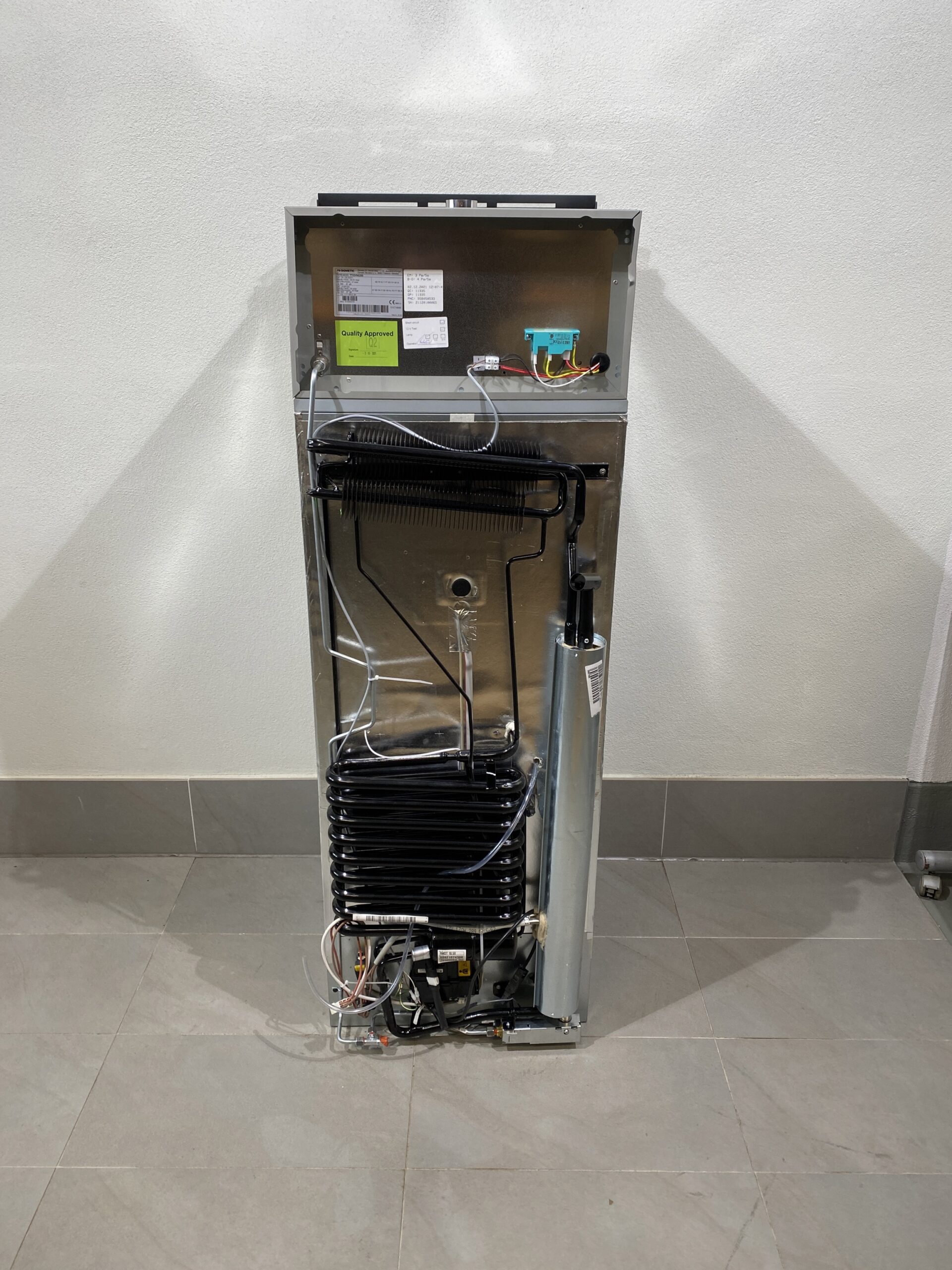 Dometic RMDT 10.5 x Kühlschrank mit Gefrierfach und Backofen