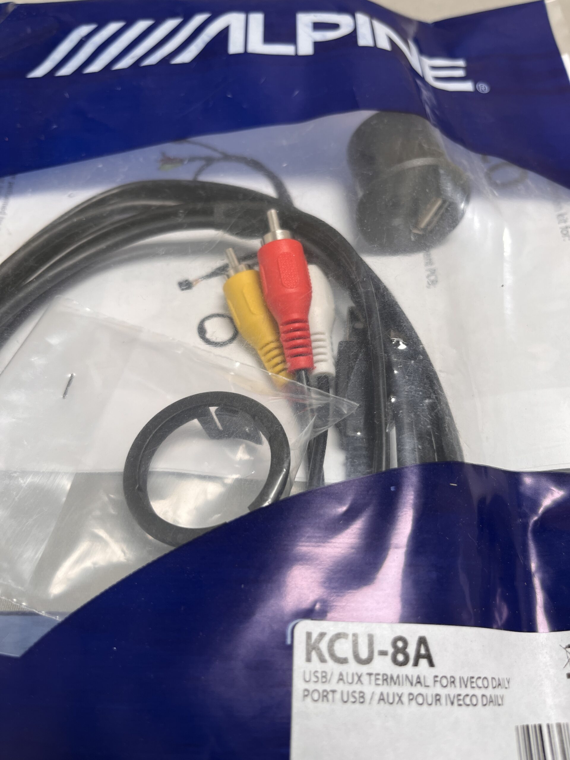 Alpine USB/AUX Terminal für Iveco Daily