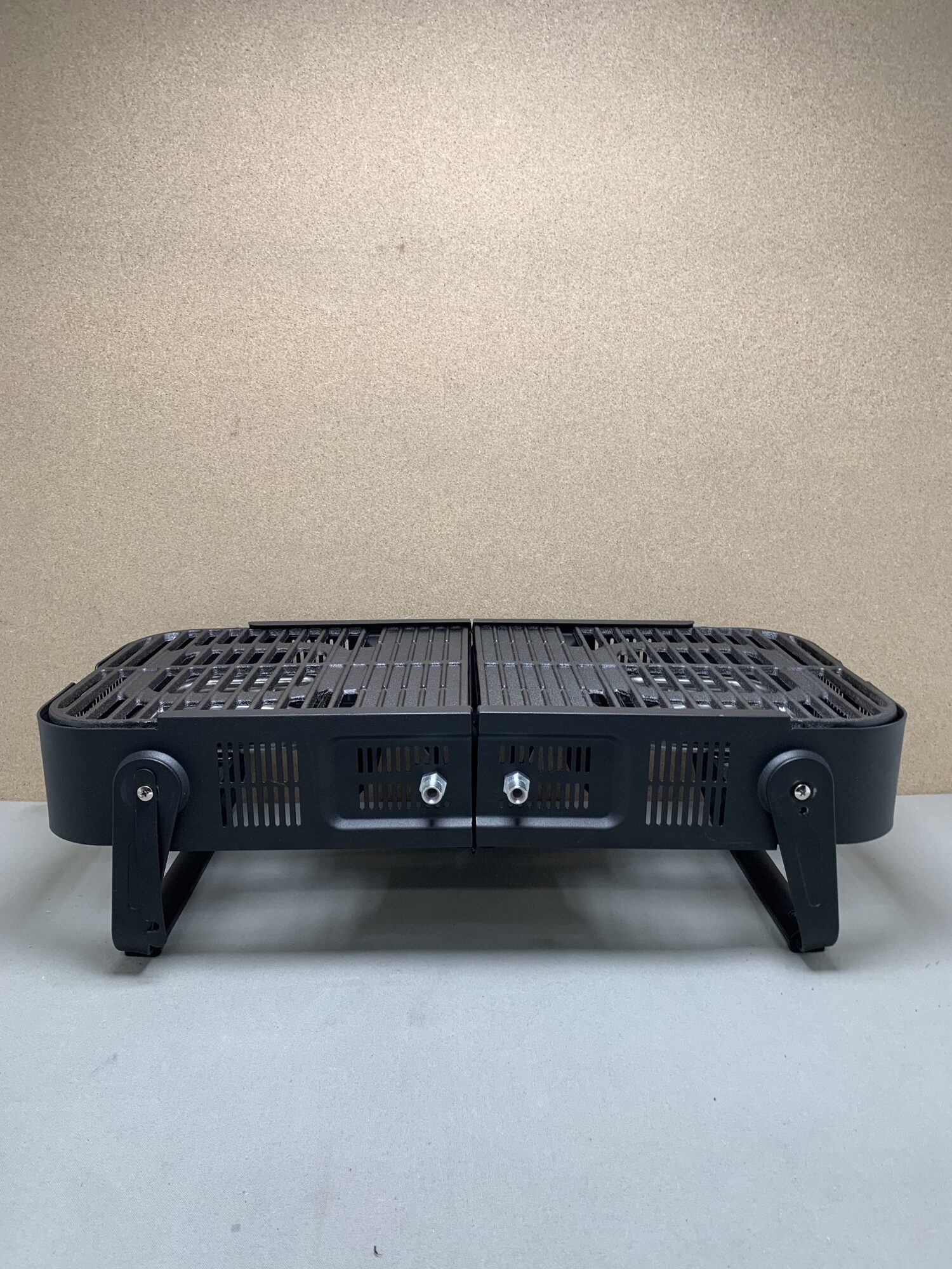 Gasgrill mit Gussplatte