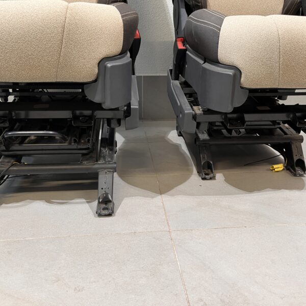 Isri Fiat Ducato Fahrersitz & Beifahrersitz mit Drehkonsole Jumper Boxer Camper