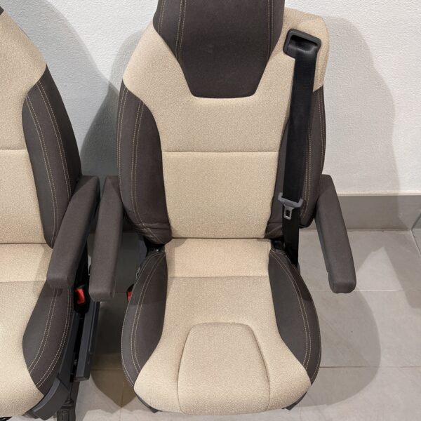 Isri Fiat Ducato Fahrersitz & Beifahrersitz mit Drehkonsole Jumper Boxer Camper