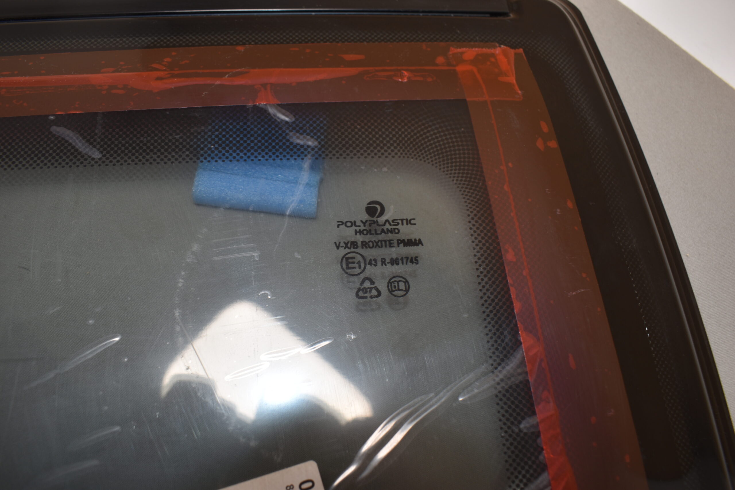 Ausstellfenster Polyplastic 890 x 450/470 mm