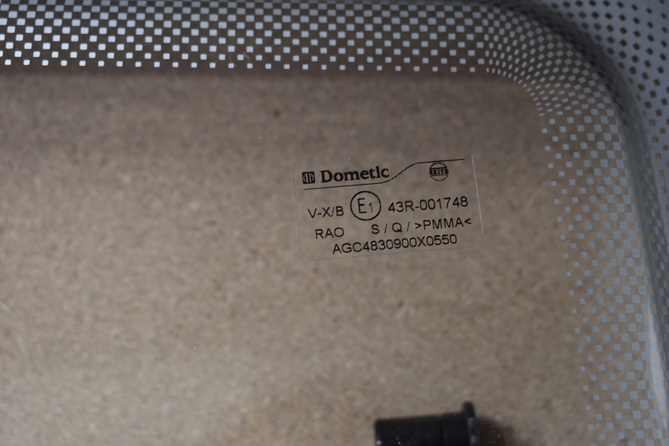 Ausstellfenster Dometic 900 x 550 mm