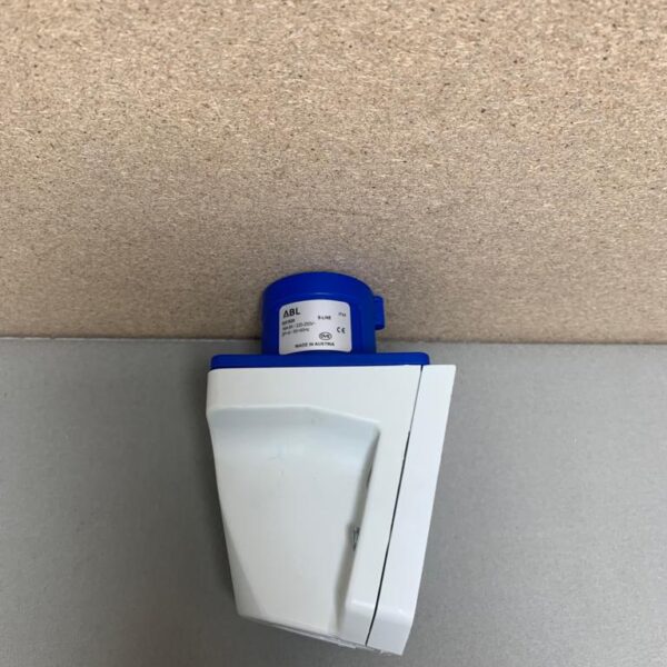 Strom-Steckdose Wohnmobil