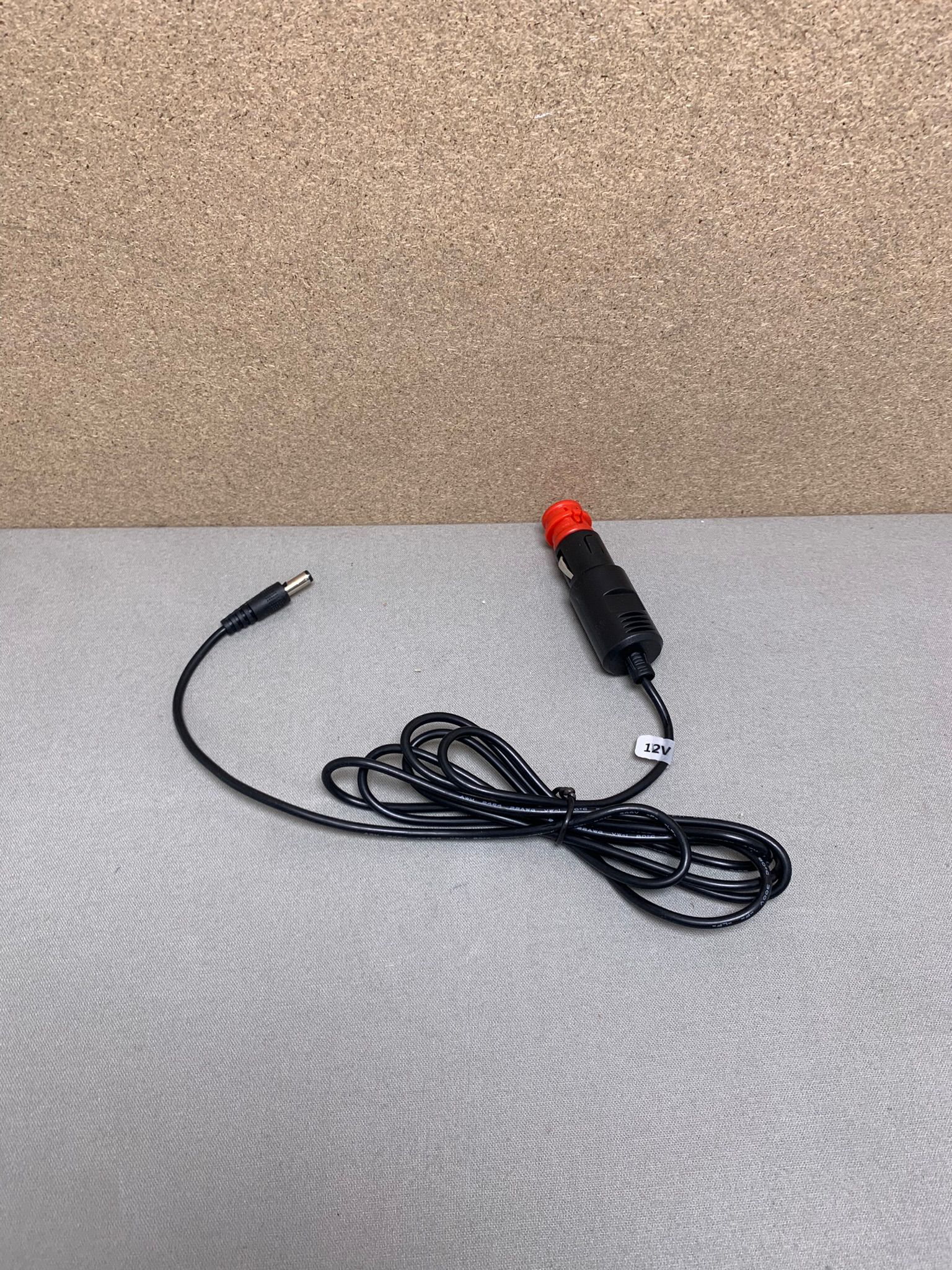 Adapterkabel 12V für TV – Bild 2