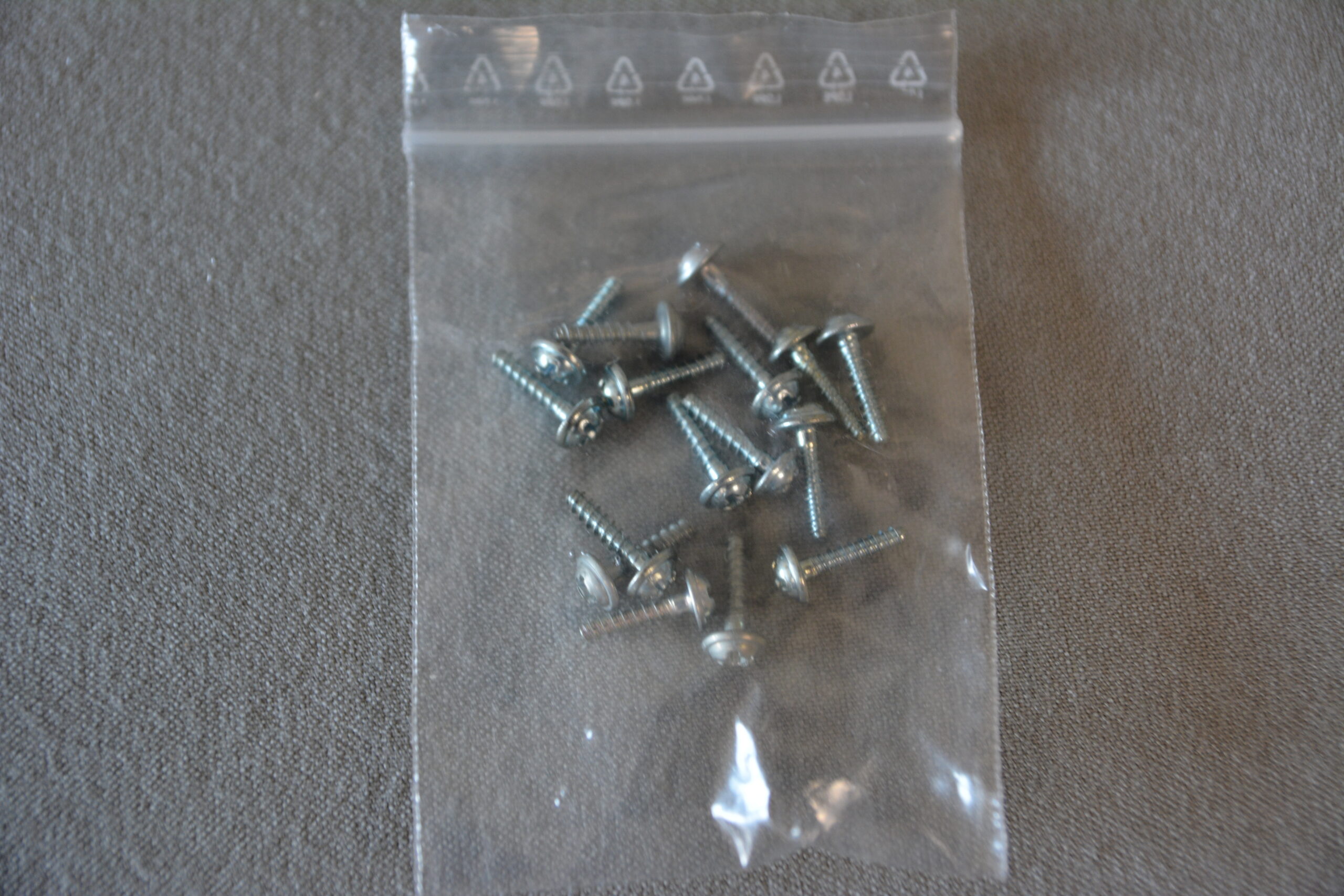 Dometic Heki mit Rollo und Fliegengitter