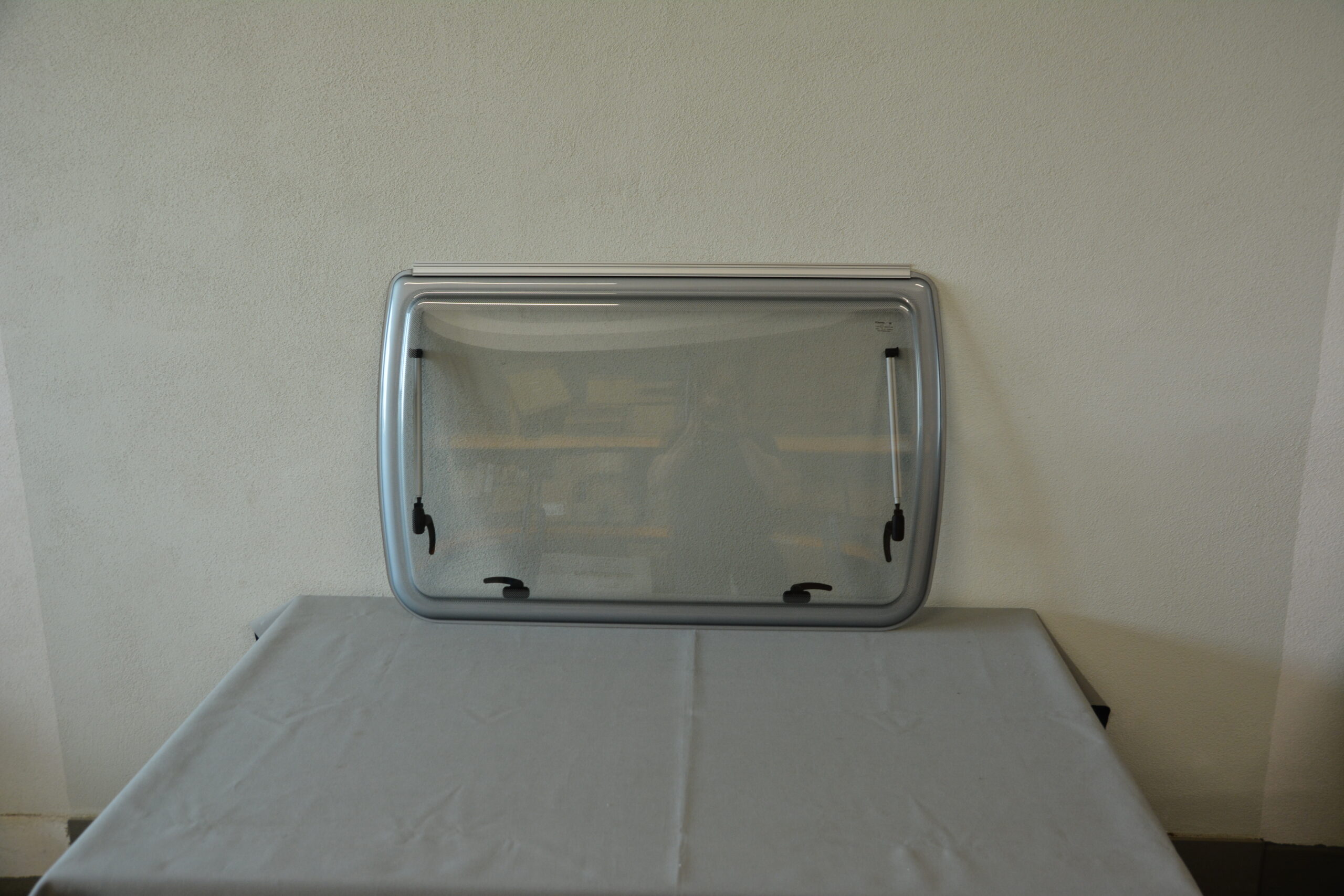 Ersatzfenster Dometic 900x550mm
