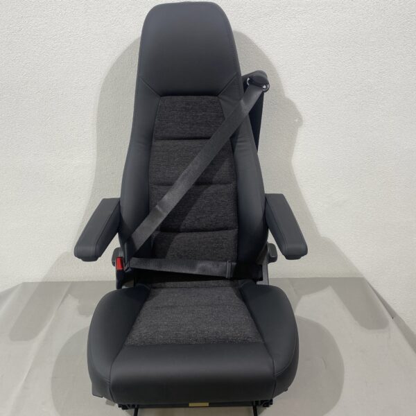 Aguti Fahrersitz Gis Liner, Schwarz (Kunstleder) / Grau Stoff