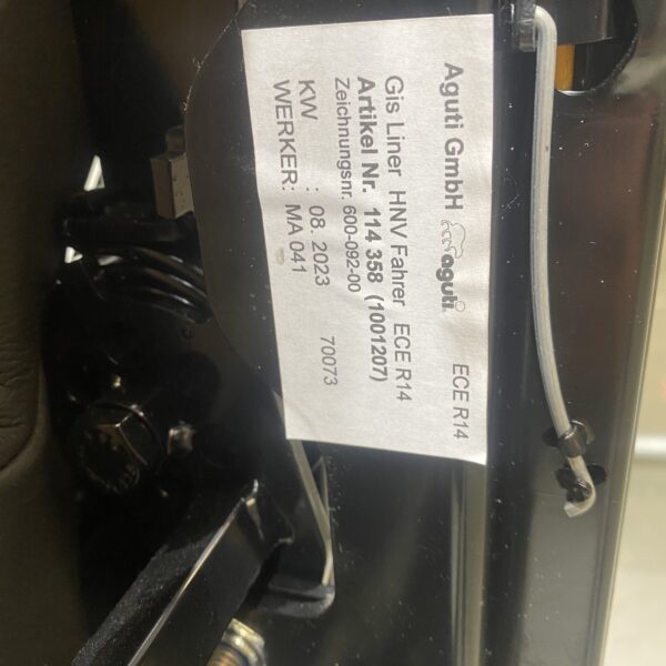 Aguti Fahrersitz Gis Liner, Schwarz (Kunstleder) / Grau Stoff