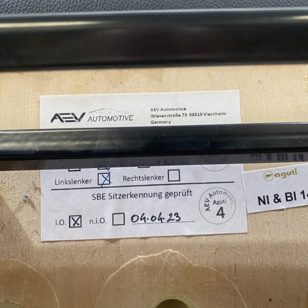 Aguti Fahrersitz Gis Liner, Schwarz (Kunstleder) / Grau Stoff