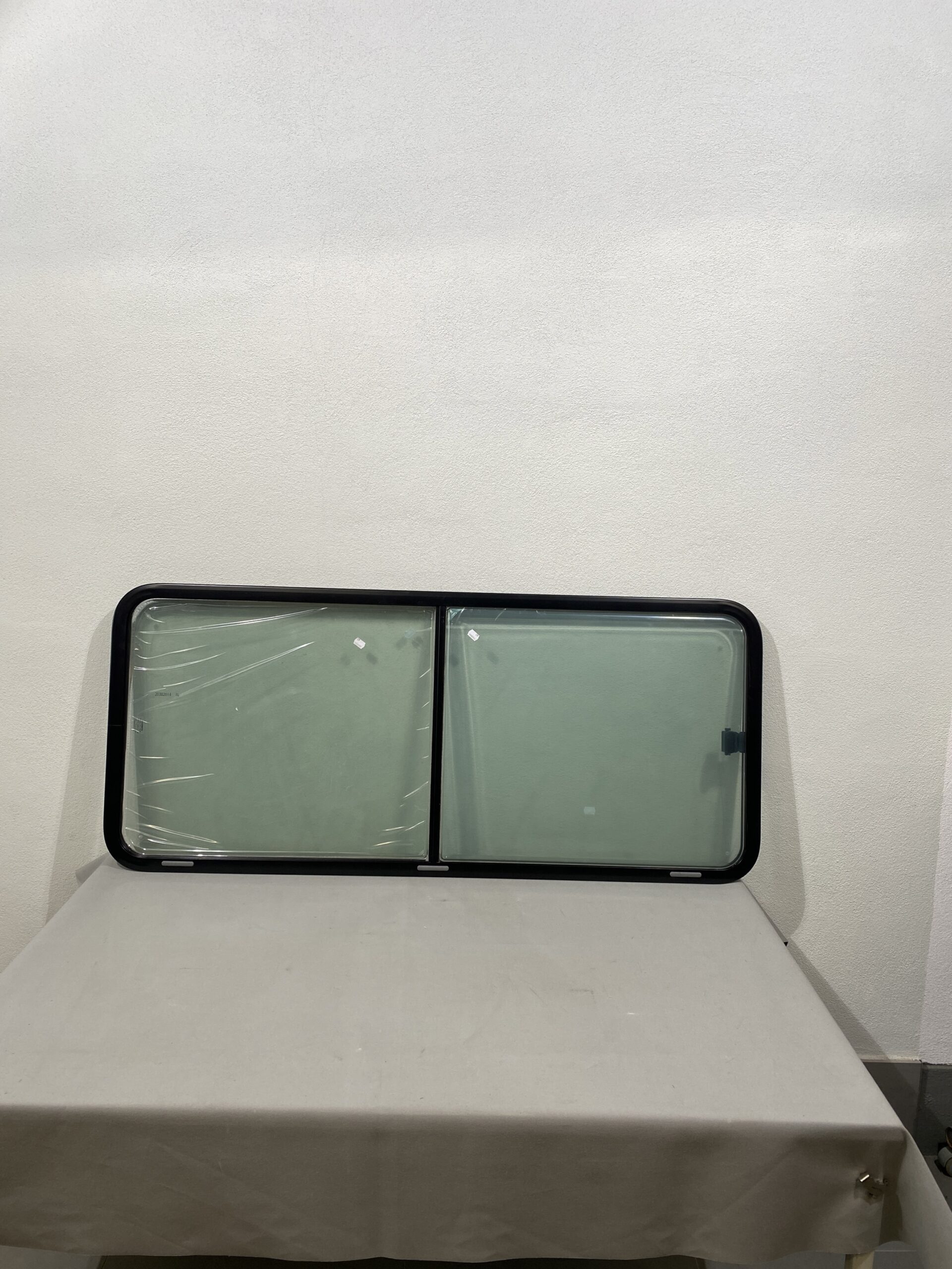 Dometic Schiebefenster 1400x600mm S7 schwarz