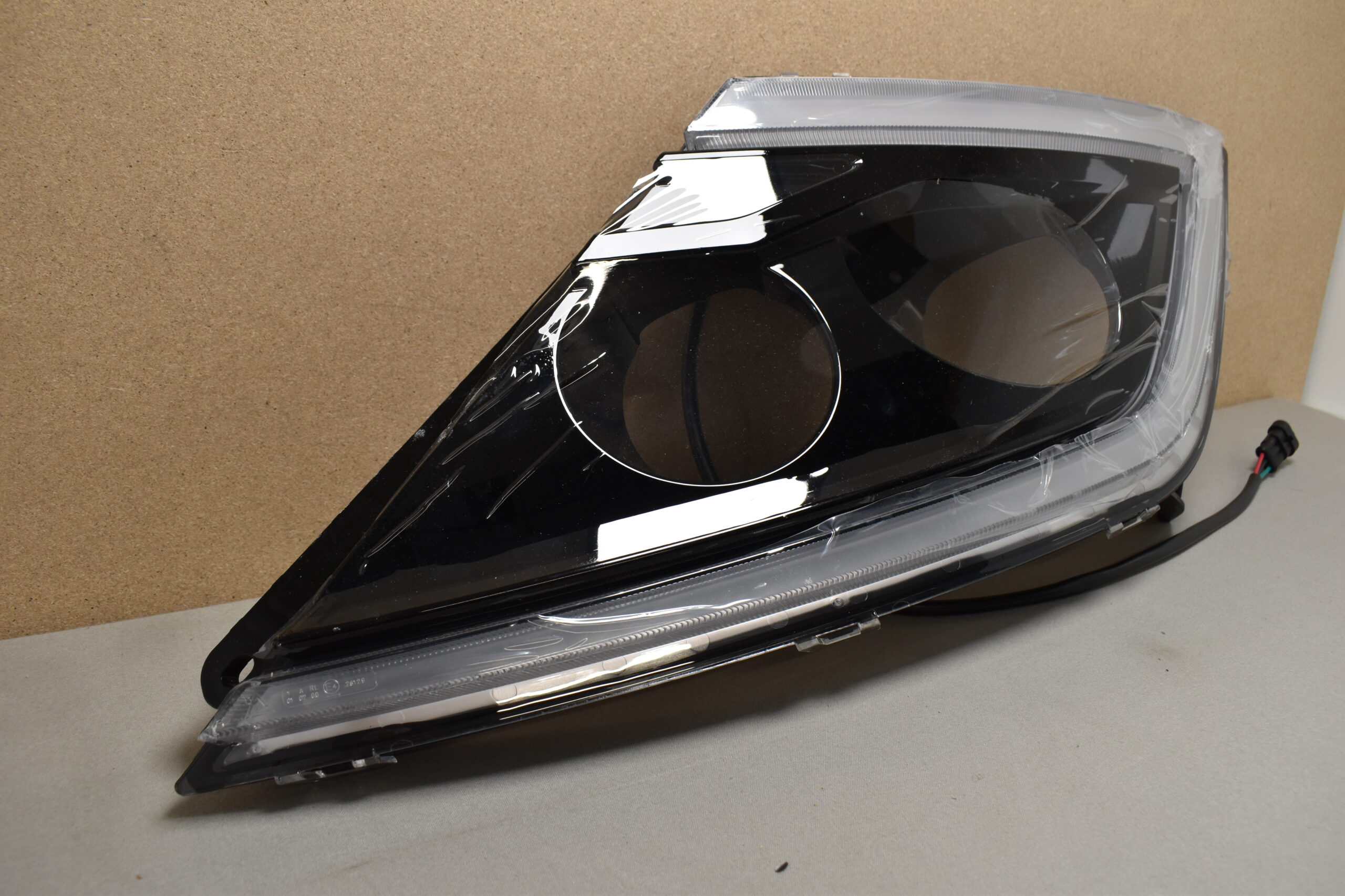 LED-Tagfahrlicht-Scheinwerferblende links, schwarz