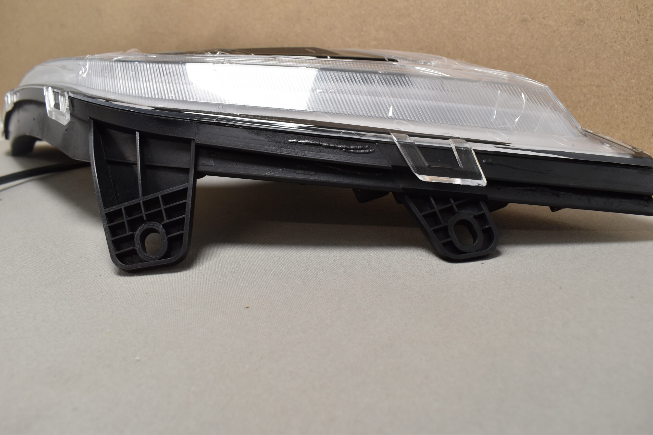 LED-Tagfahrlicht-Scheinwerferblende links, schwarz