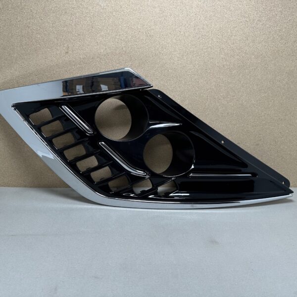 Scheinwerferblende Niesmann + Bischoff Flair + Arto 2015-2020  rechts Beifahrerseite
