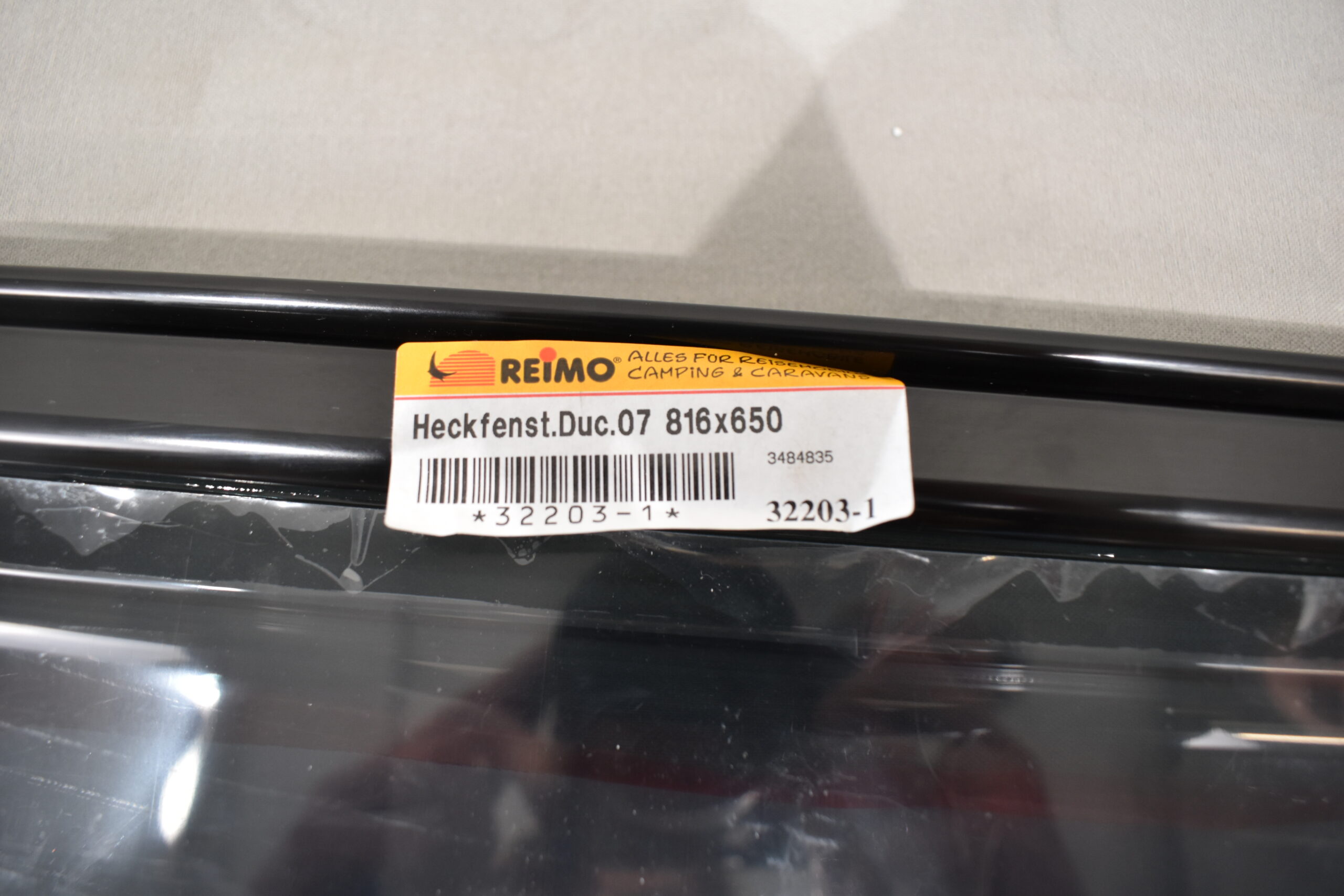 Polyplatic Vorgehängtes Heckfenster 560x500 mm schwarz