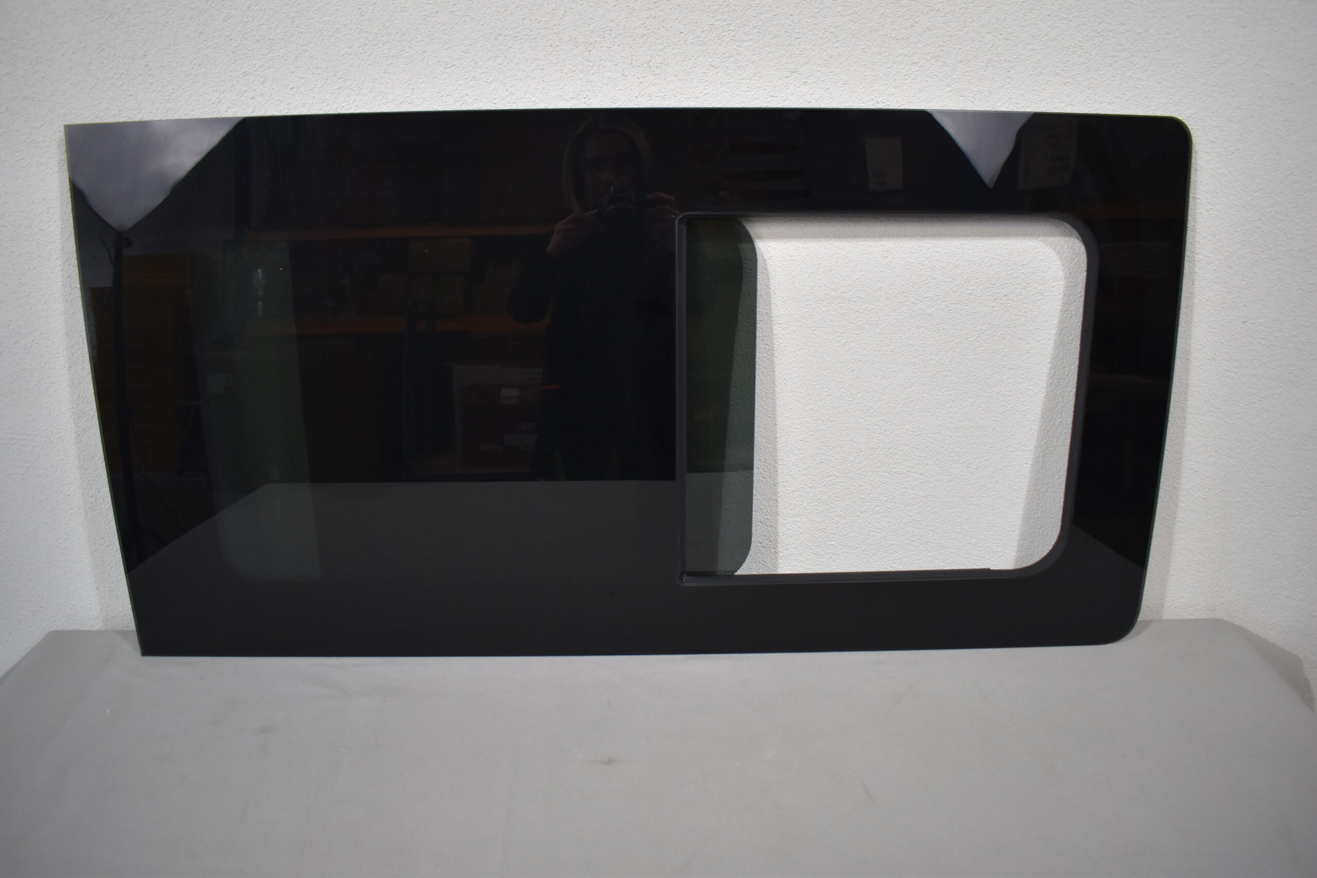 Carbest Schiebefenster T5 / T6 1135x585 mm schwarz