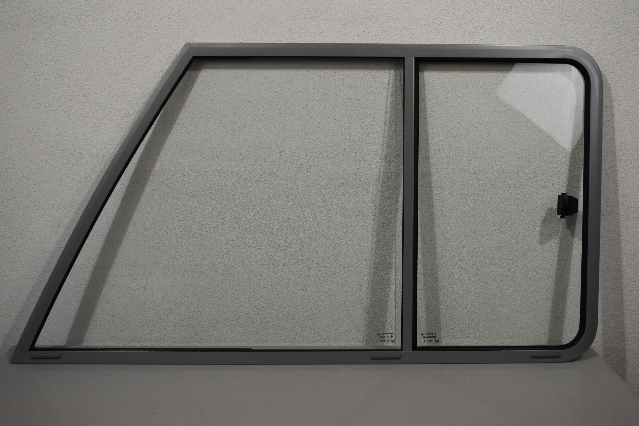 Dometic Schiebefenster S7 links 1300x720mm