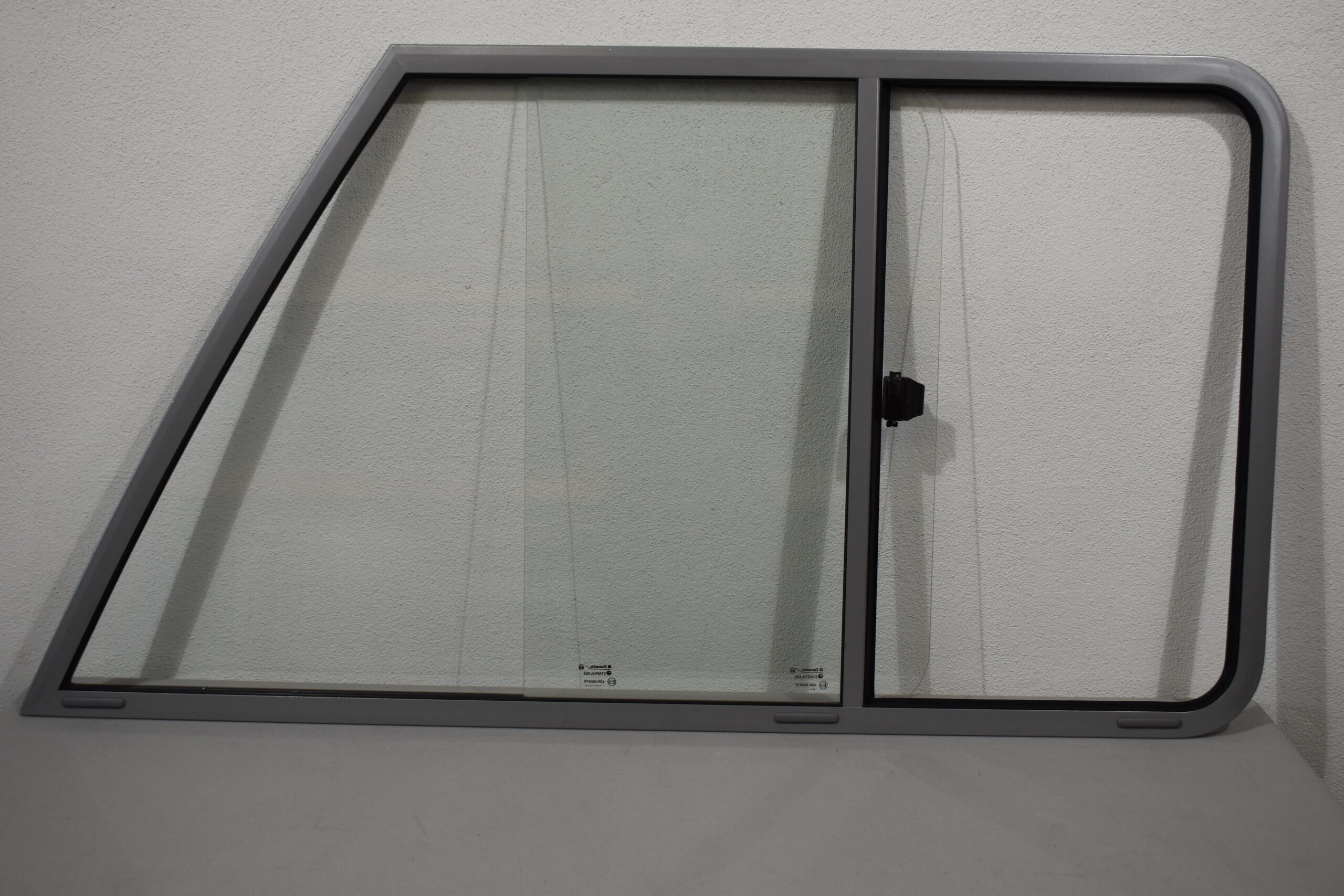 Dometic Schiebefenster S7 links 1300x720mm