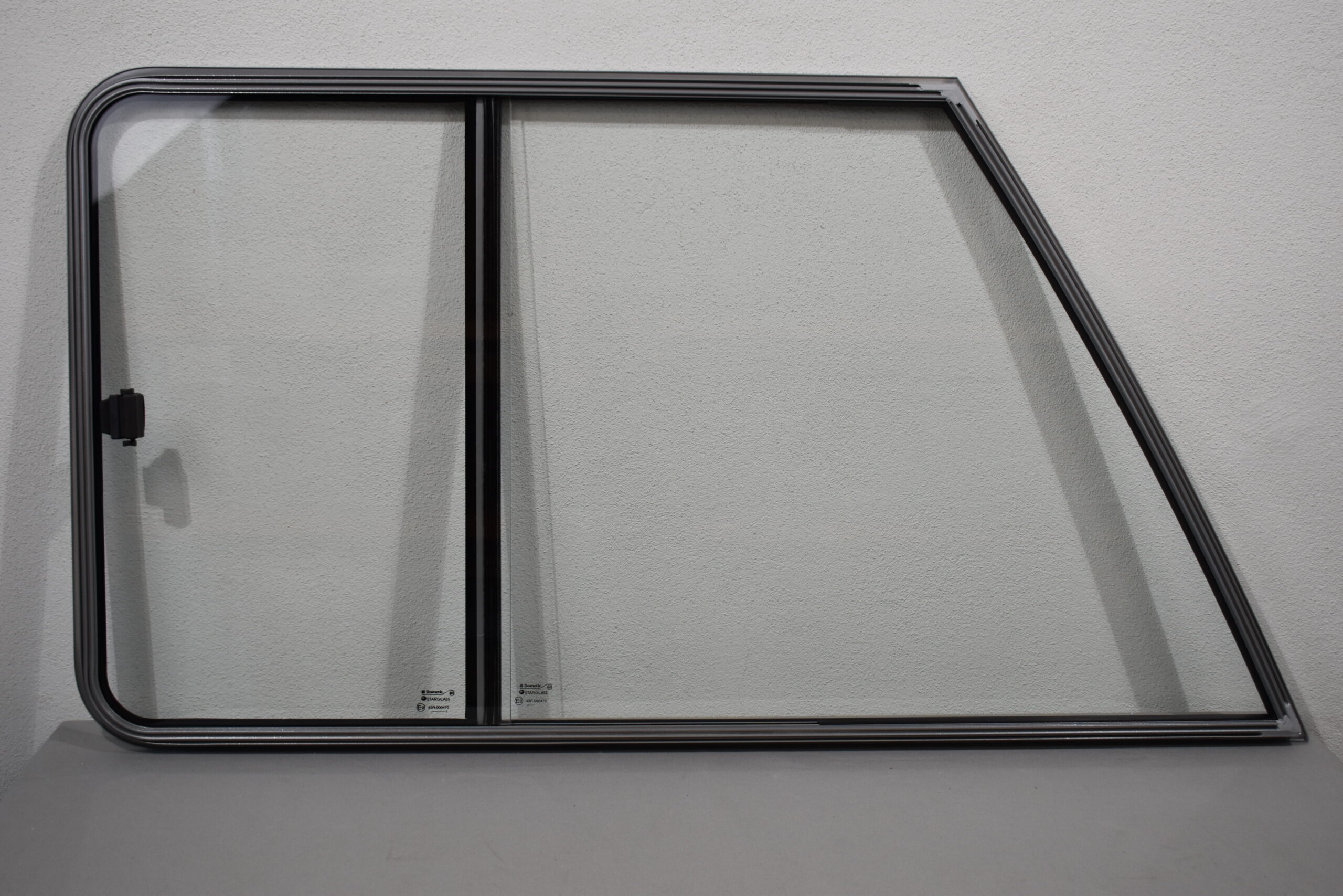 Dometic Schiebefenster S7 links 1300x720mm