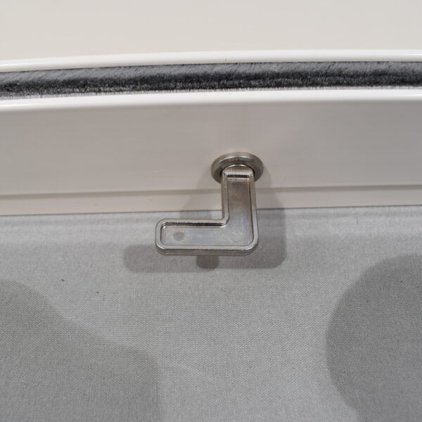 Fahrerhaus-Rollladen; elektr. Rollo inkl. Führungsschiene Flair BJ 2015-2022