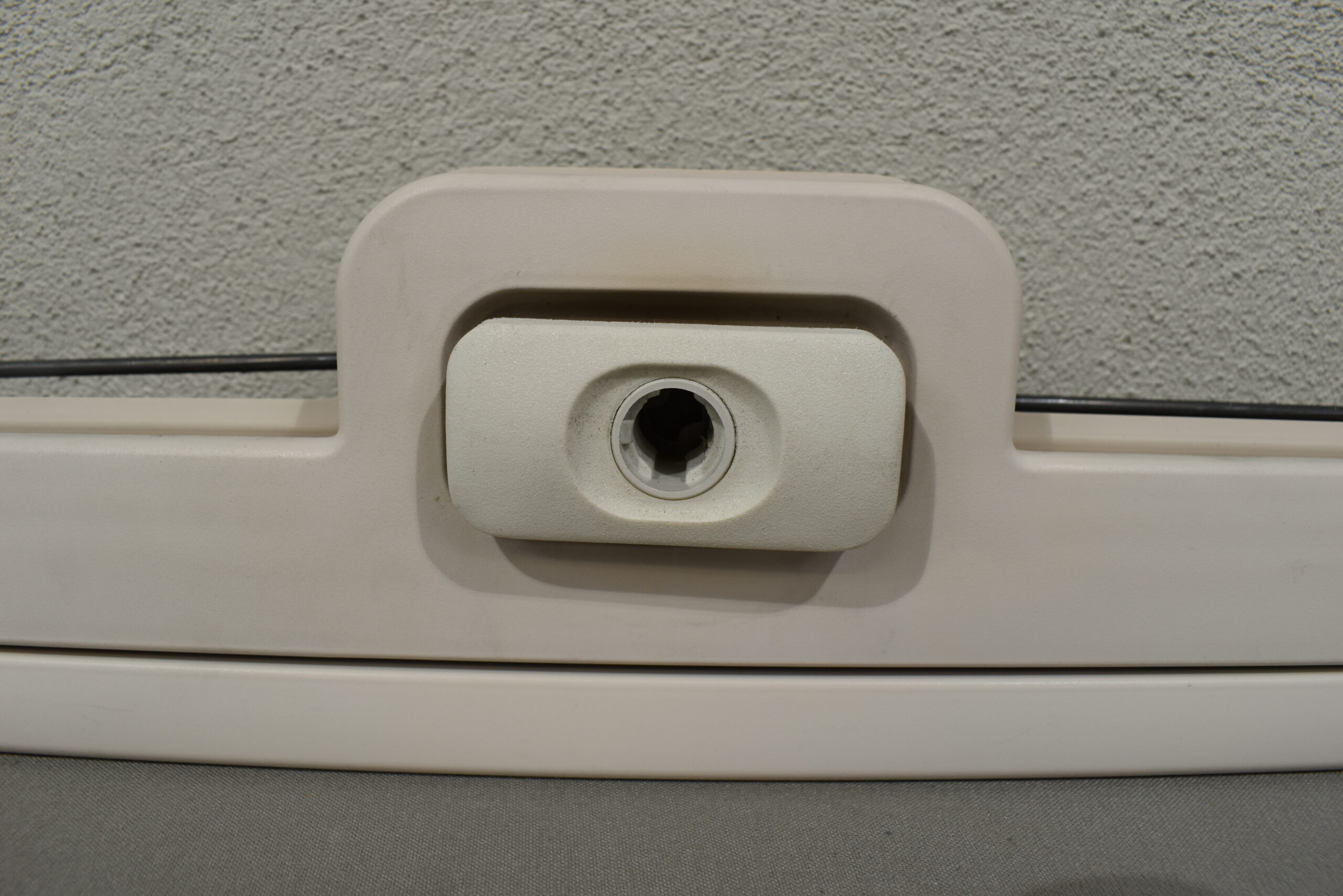 Klappenrahmen Kunststoff 345x735mm weiß