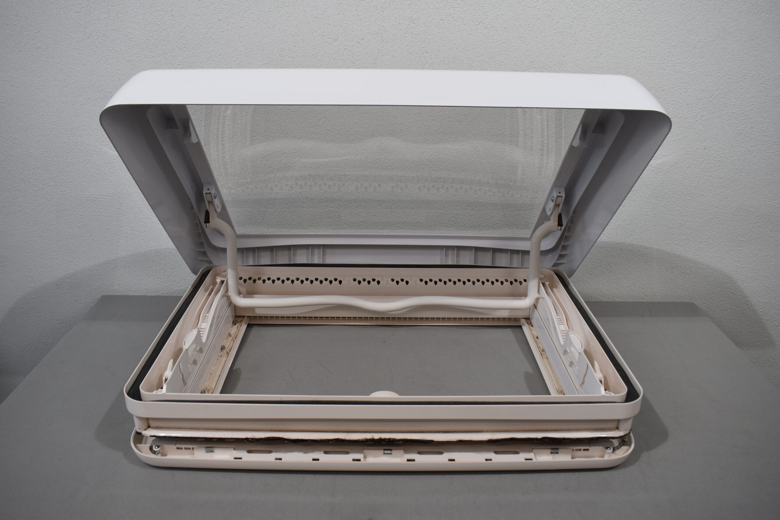 Dometic Medi-Heki Dachhaube 630x420mm weiß mit Zubehör