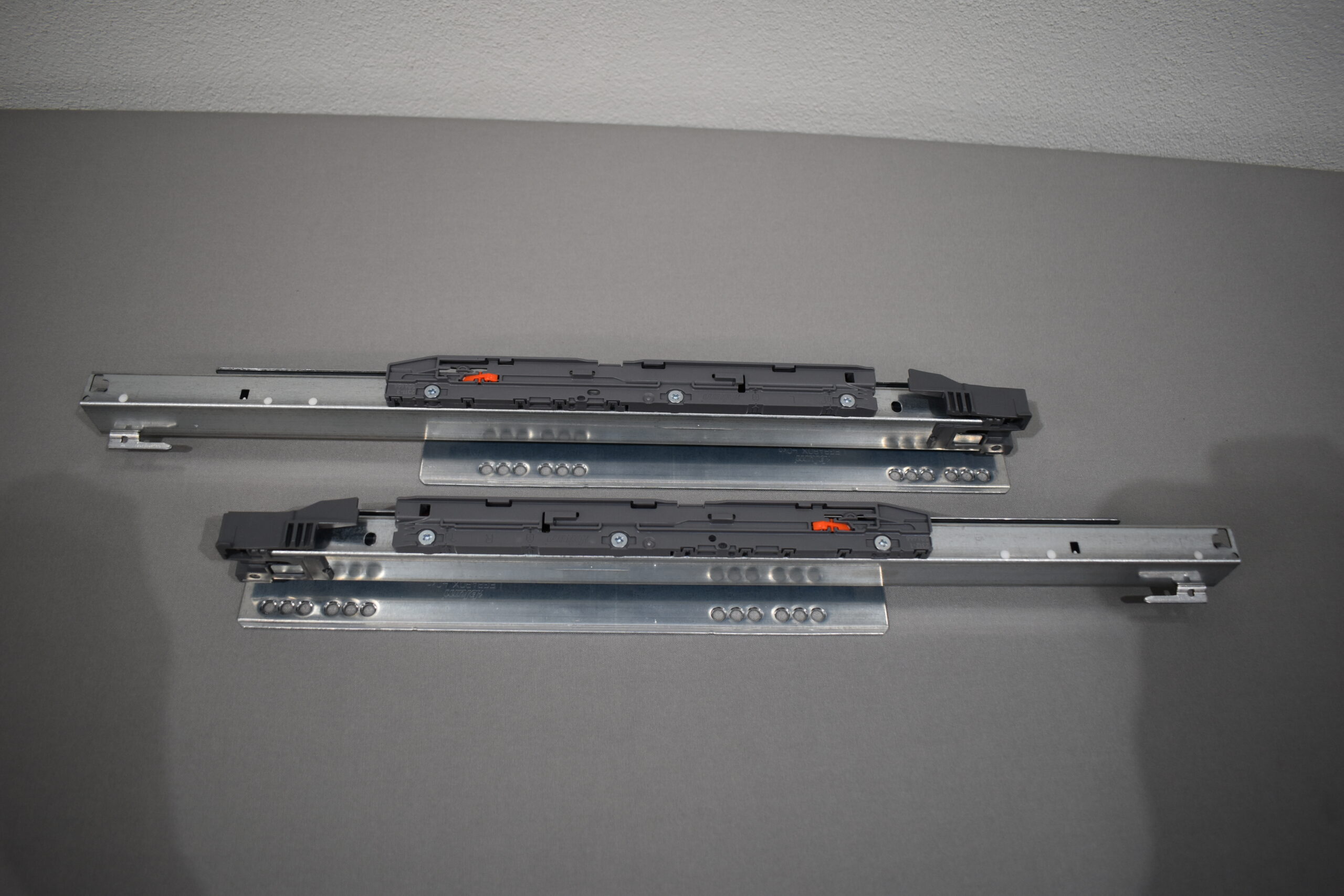 LEGRABOX Korpusschiene mit Blumotion S; Vollauzug; 40kg