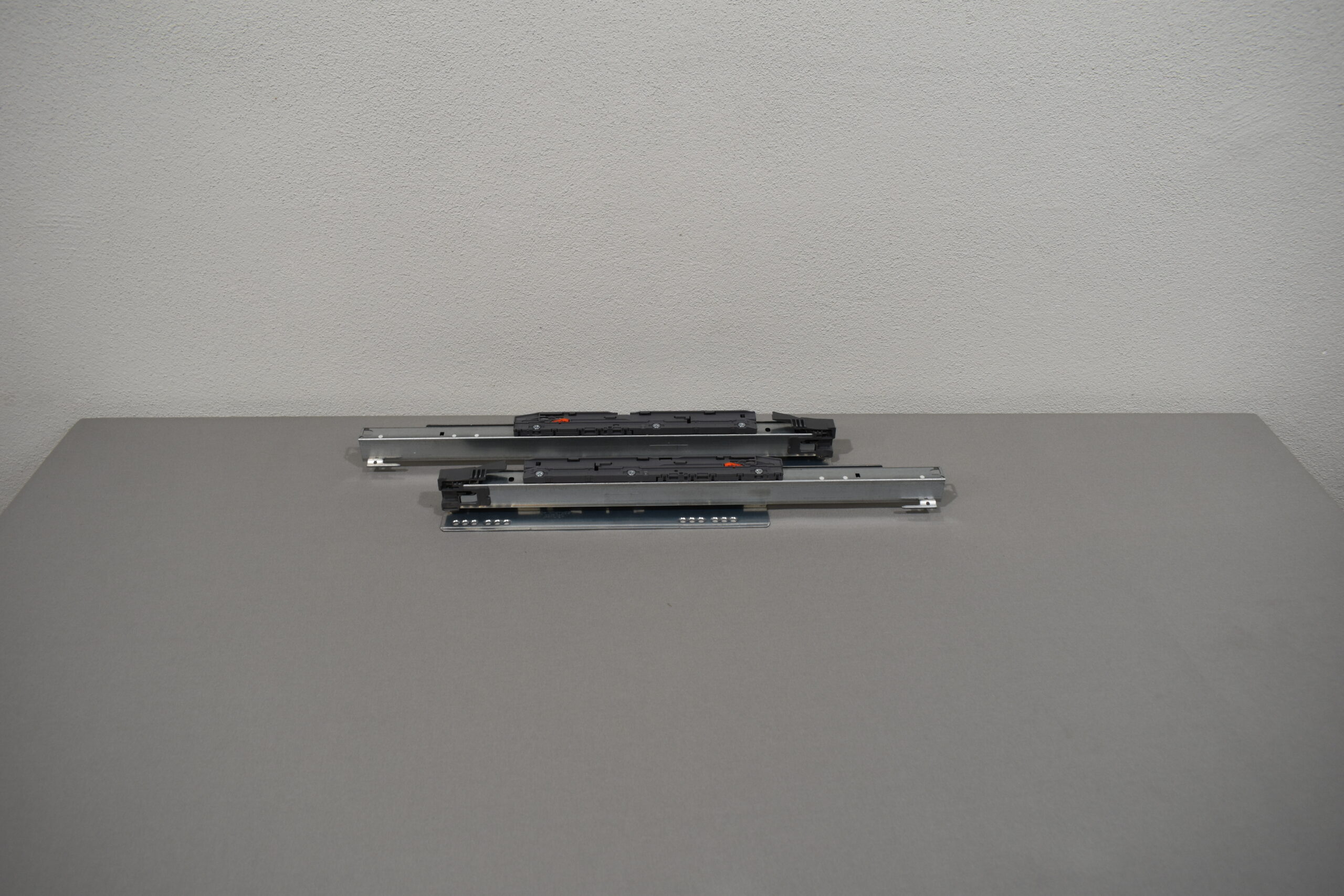 LEGRABOX Korpusschiene mit Blumotion S; Vollauzug; 40kg