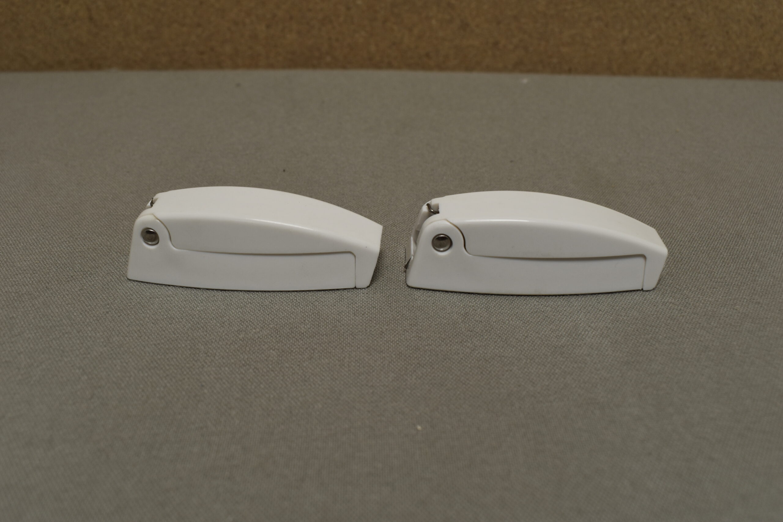 Klappenhalter weiß 2er-Set