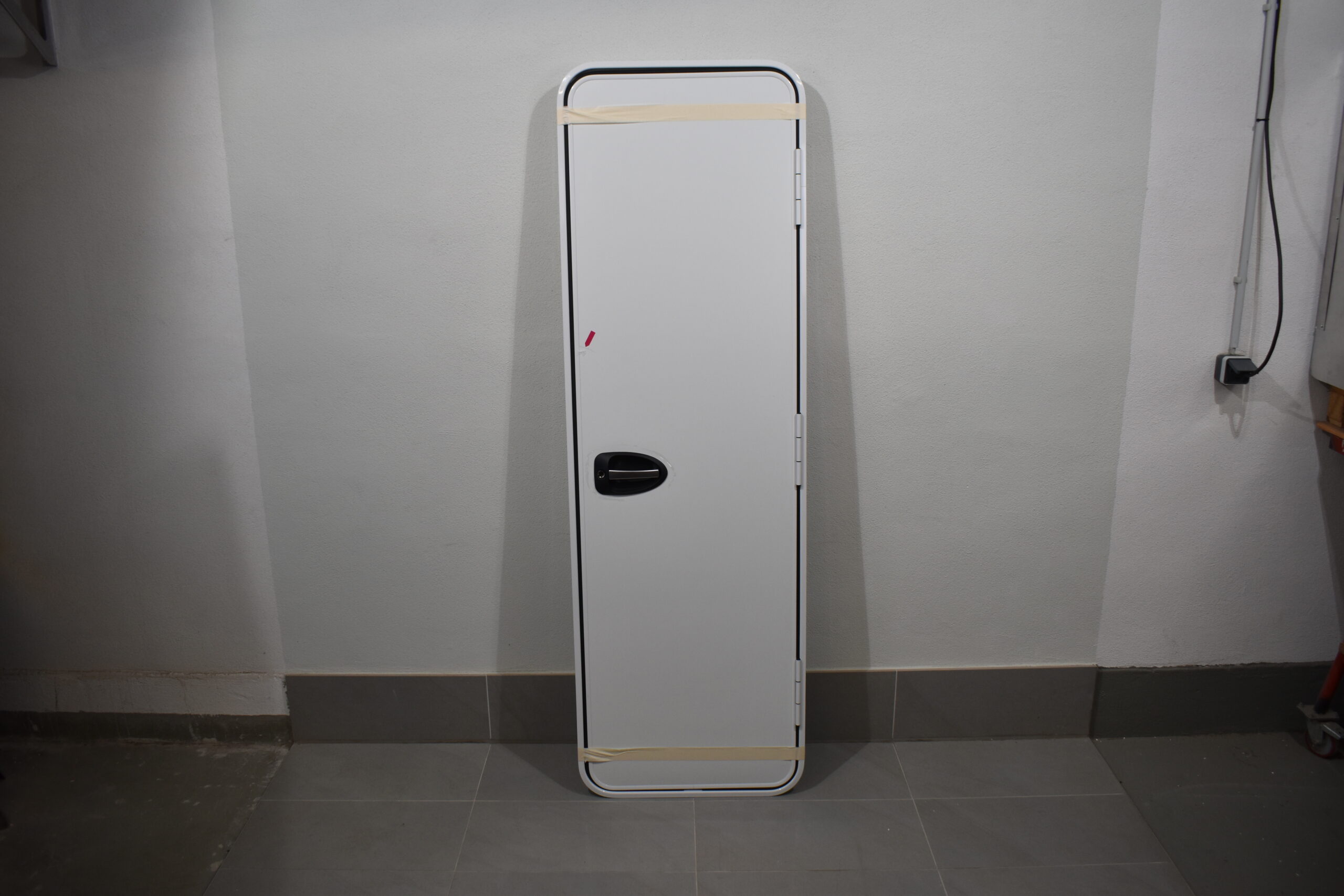 Tegos Wohnmobil Aufbautür 600x1920mm weiß