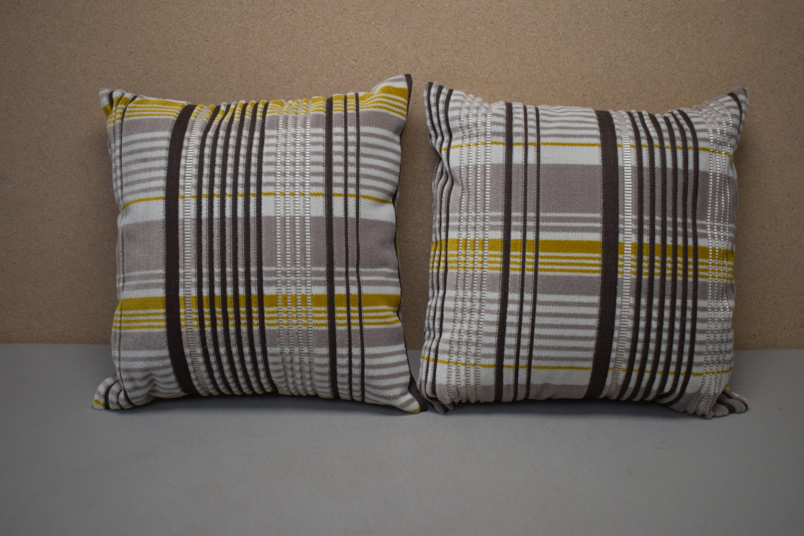 Niesmann & Bischoff Kissen Zierkissen kariert Hellgrau Senfgelb Schwarz Weiß Samt 280x280mm