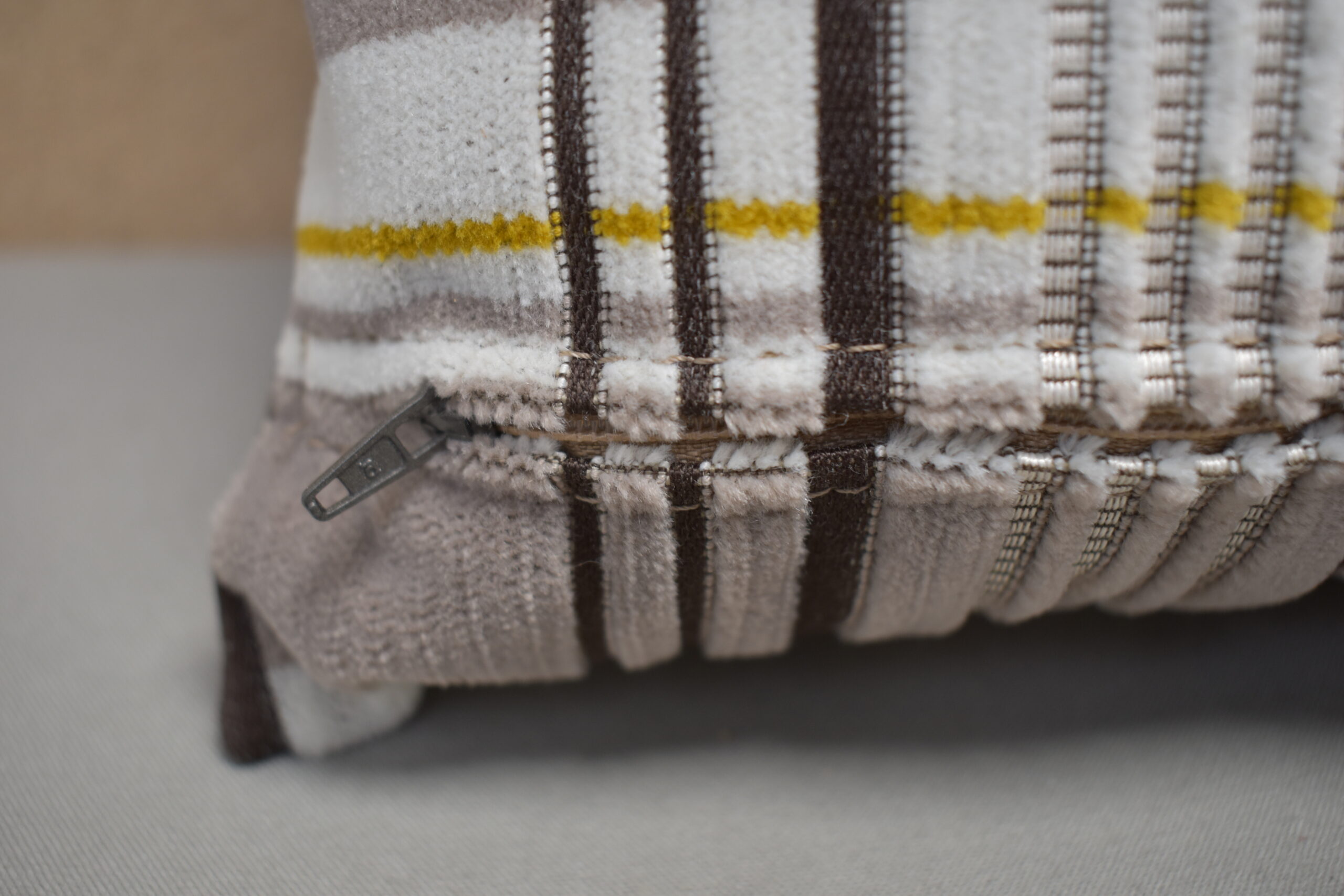 Niesmann & Bischoff Kissen Zierkissen kariert Hellgrau Senfgelb Schwarz Weiß Samt 280x280mm