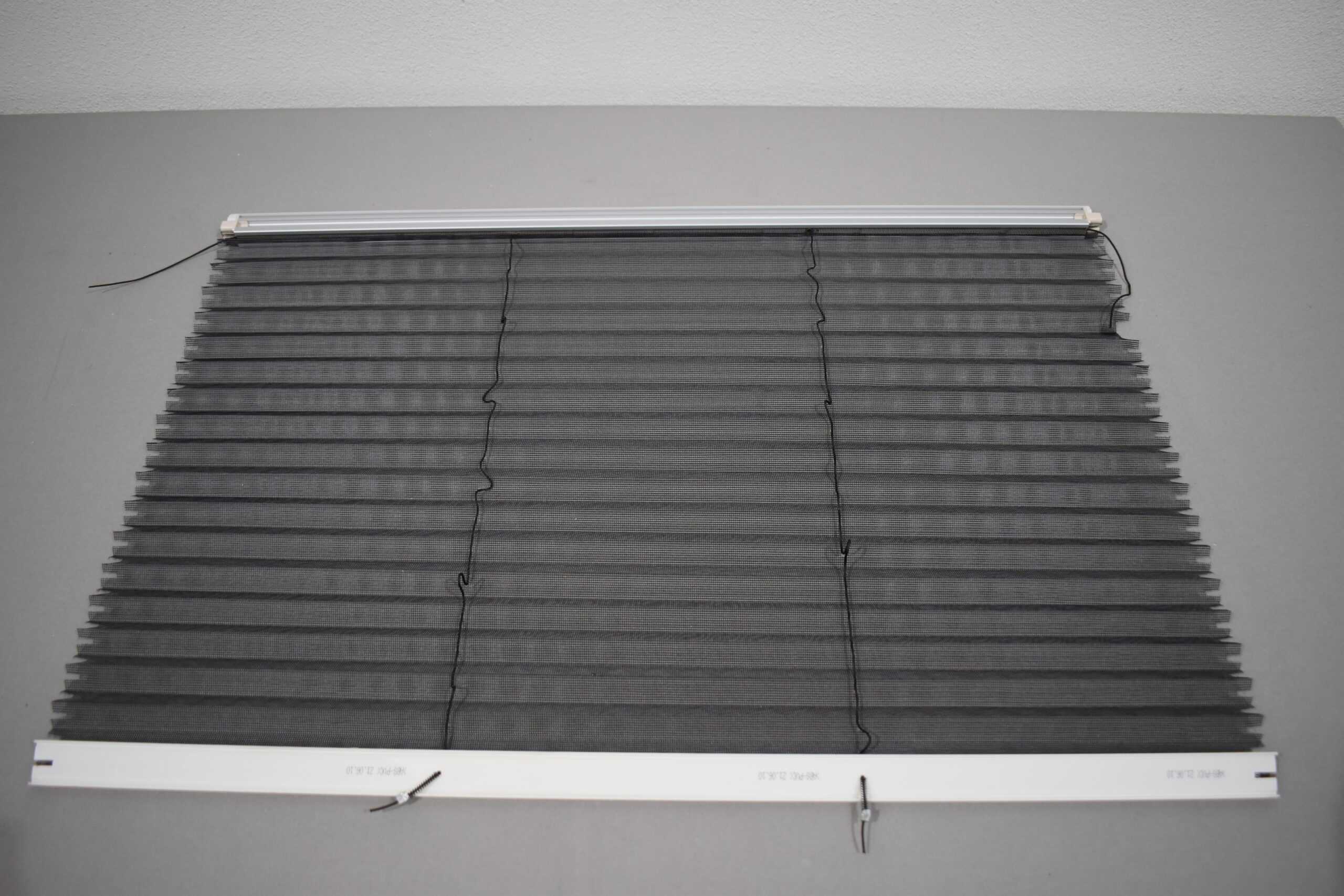 Plissee Fliegenschutz 760x600 schwarz