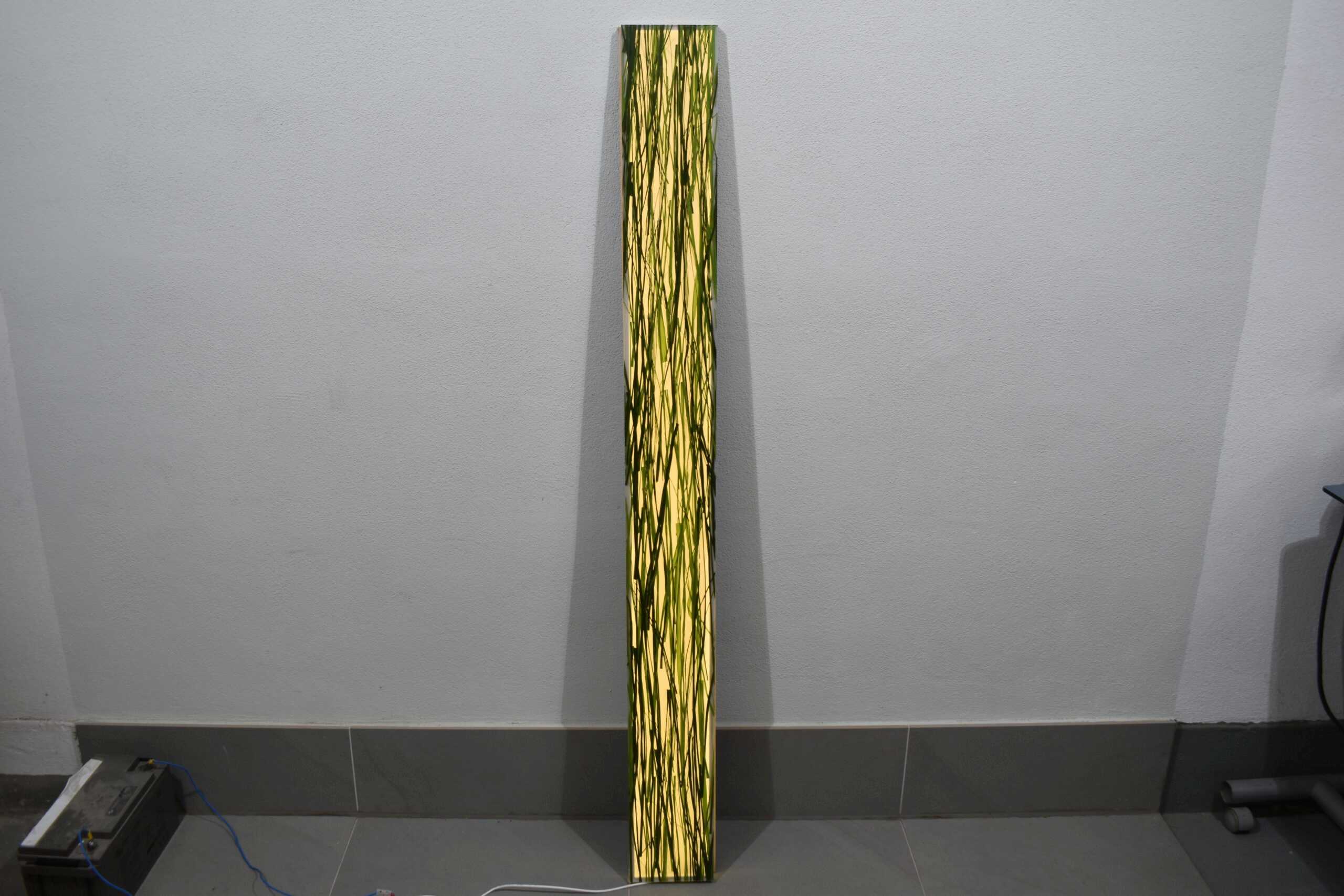 Panel in Grasoptik/Lampe 170x1655x25mm grün