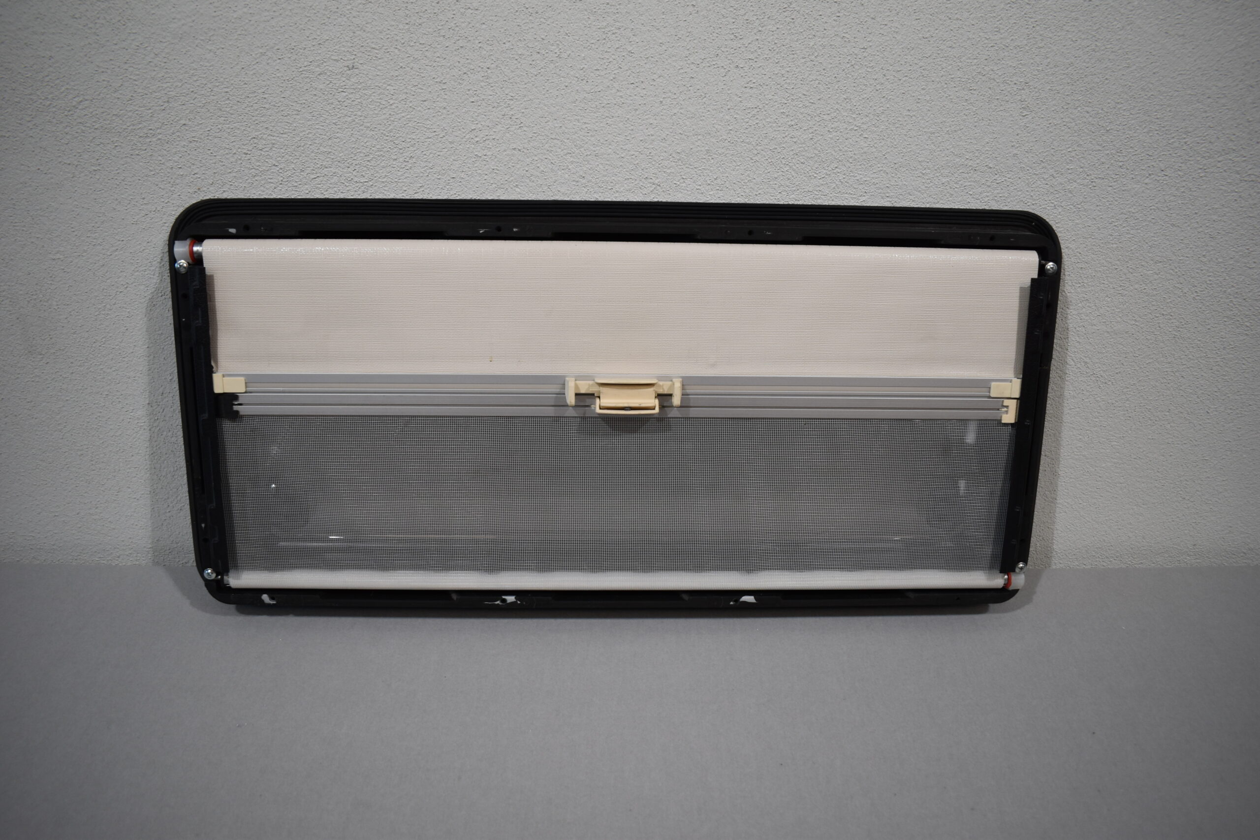 Seitz Ausstellfenster 720x330mm schwarz