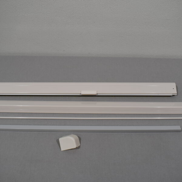 Verdunklungsrollo Fahrerseite 900x1125mm weiß