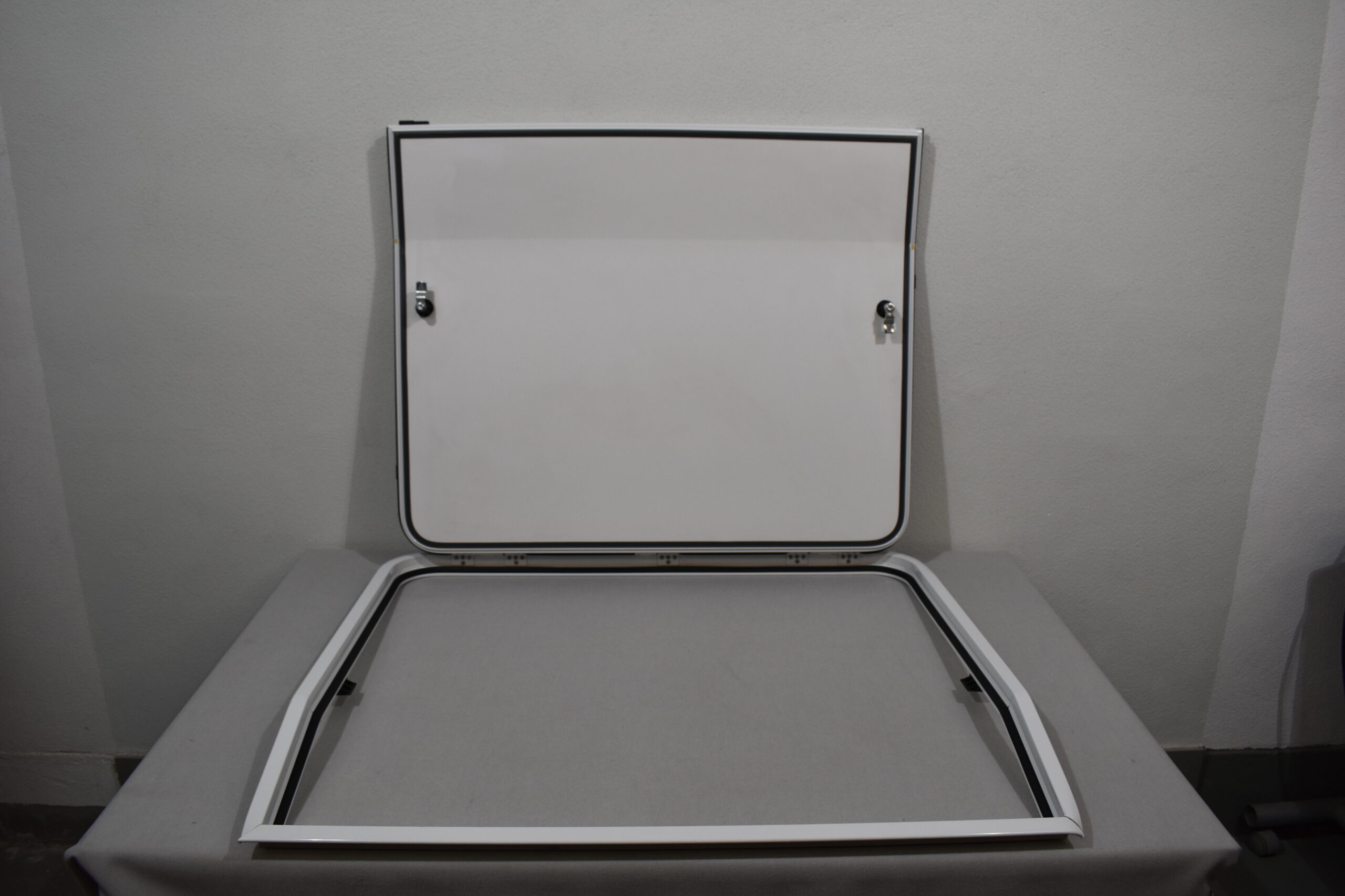 Serviceklappe 790x970mm weiß