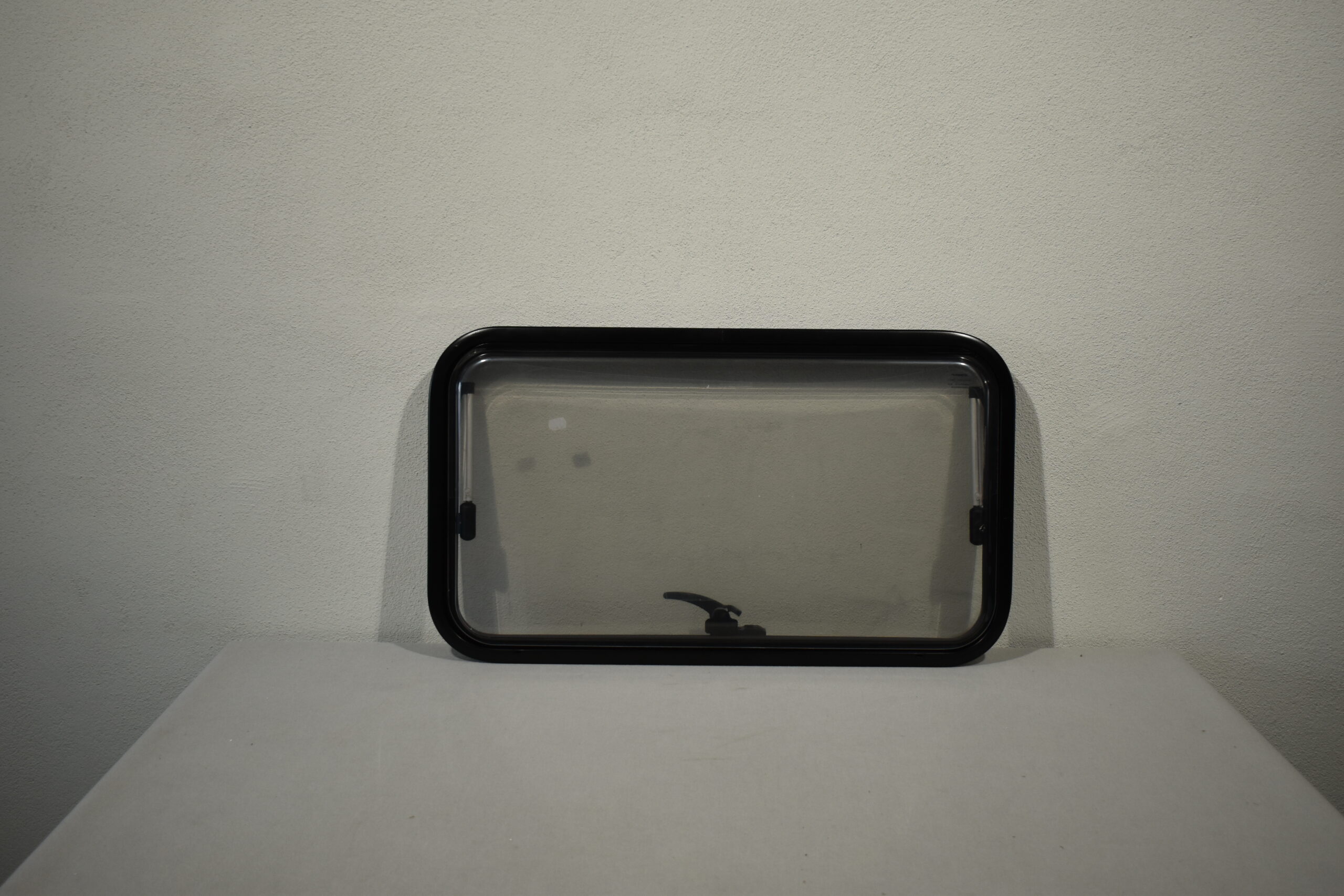 Dometic S7 Z Ausstellfenster 800x450 Alurahmen schwarz