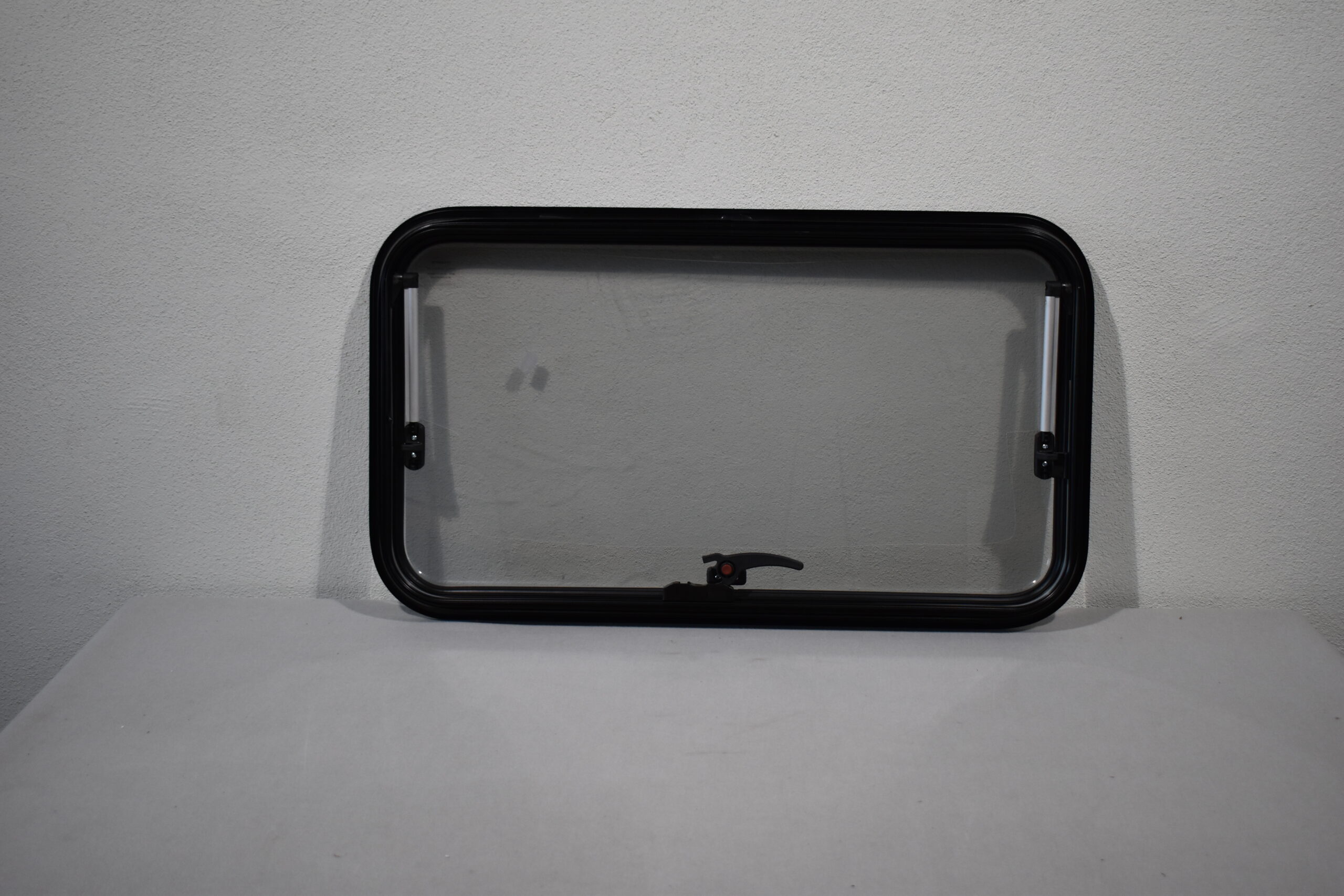 Dometic S7 Z Ausstellfenster 800x450 Alurahmen schwarz