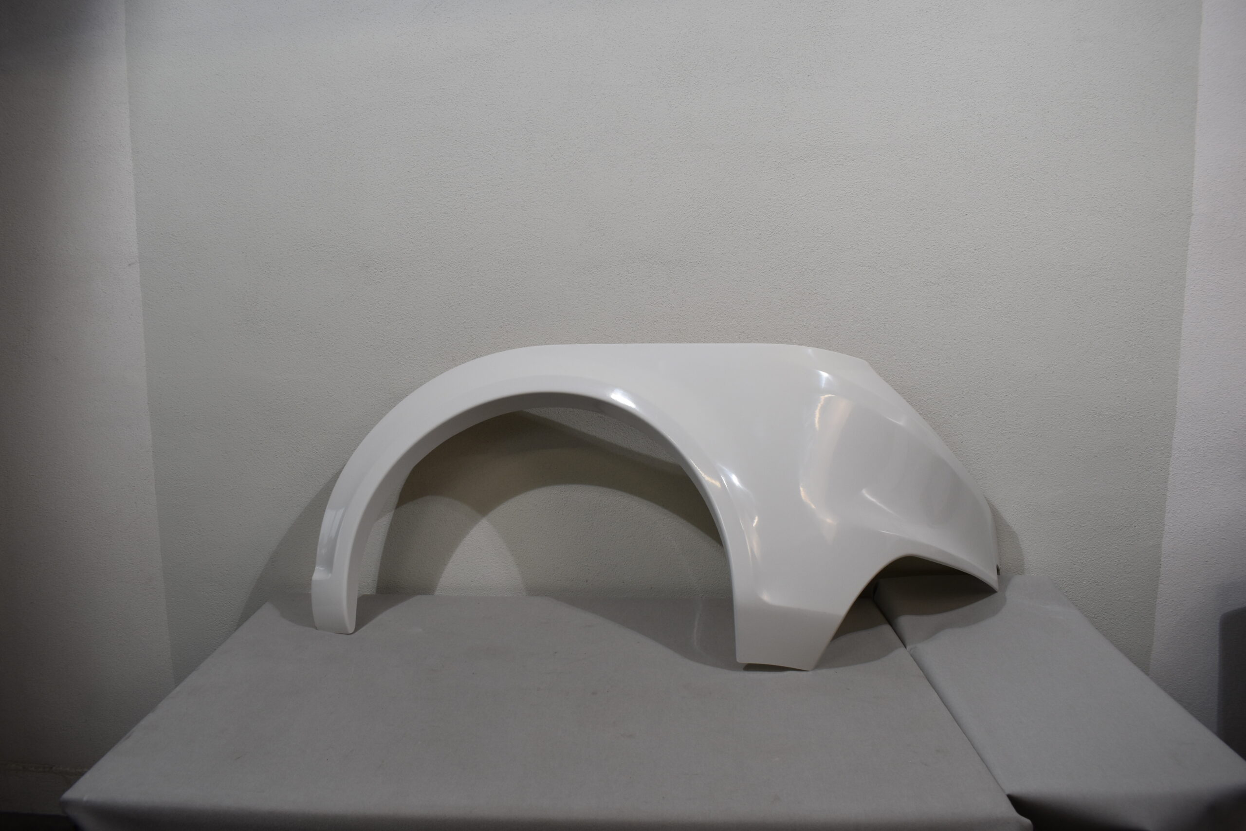 Niesmann und Bischoff i Smove 2021-2024 Radlaufblende Beifahrerseite; weiß